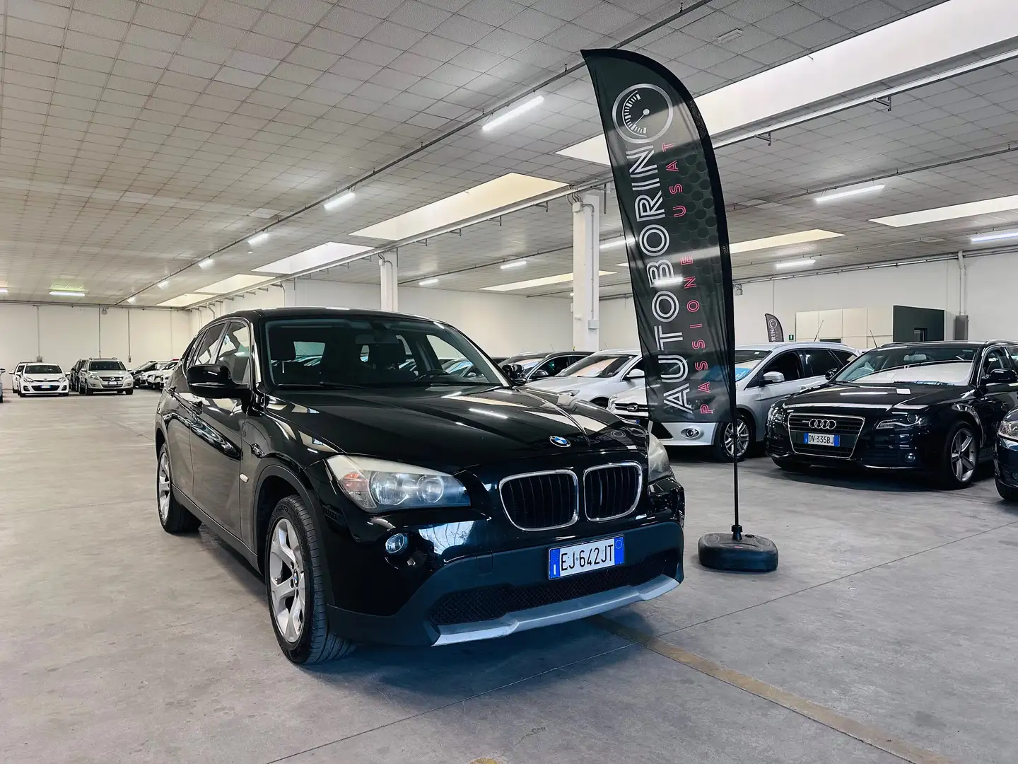 BMW X1 X1 E84 sdrive18d Schwarz - 1
