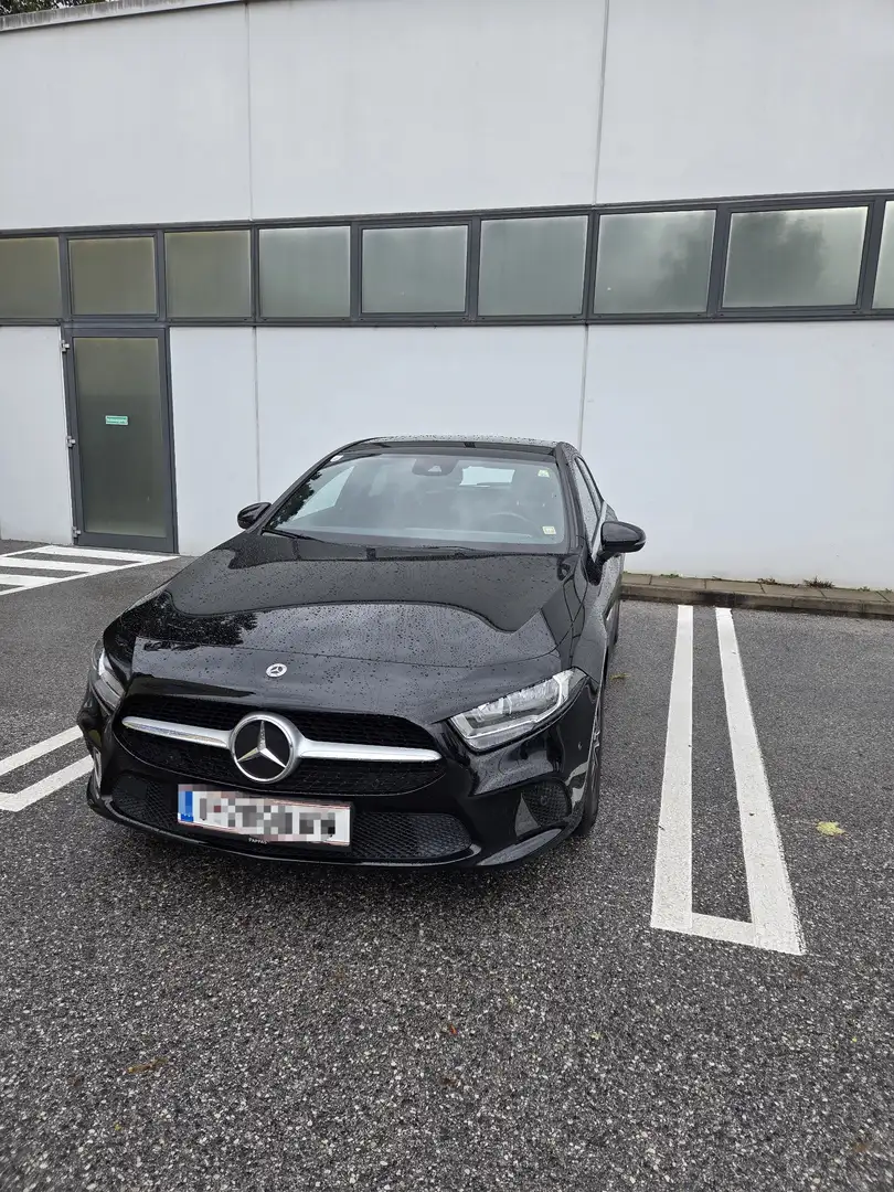 Mercedes-Benz 180 A180 Schwarz - 1