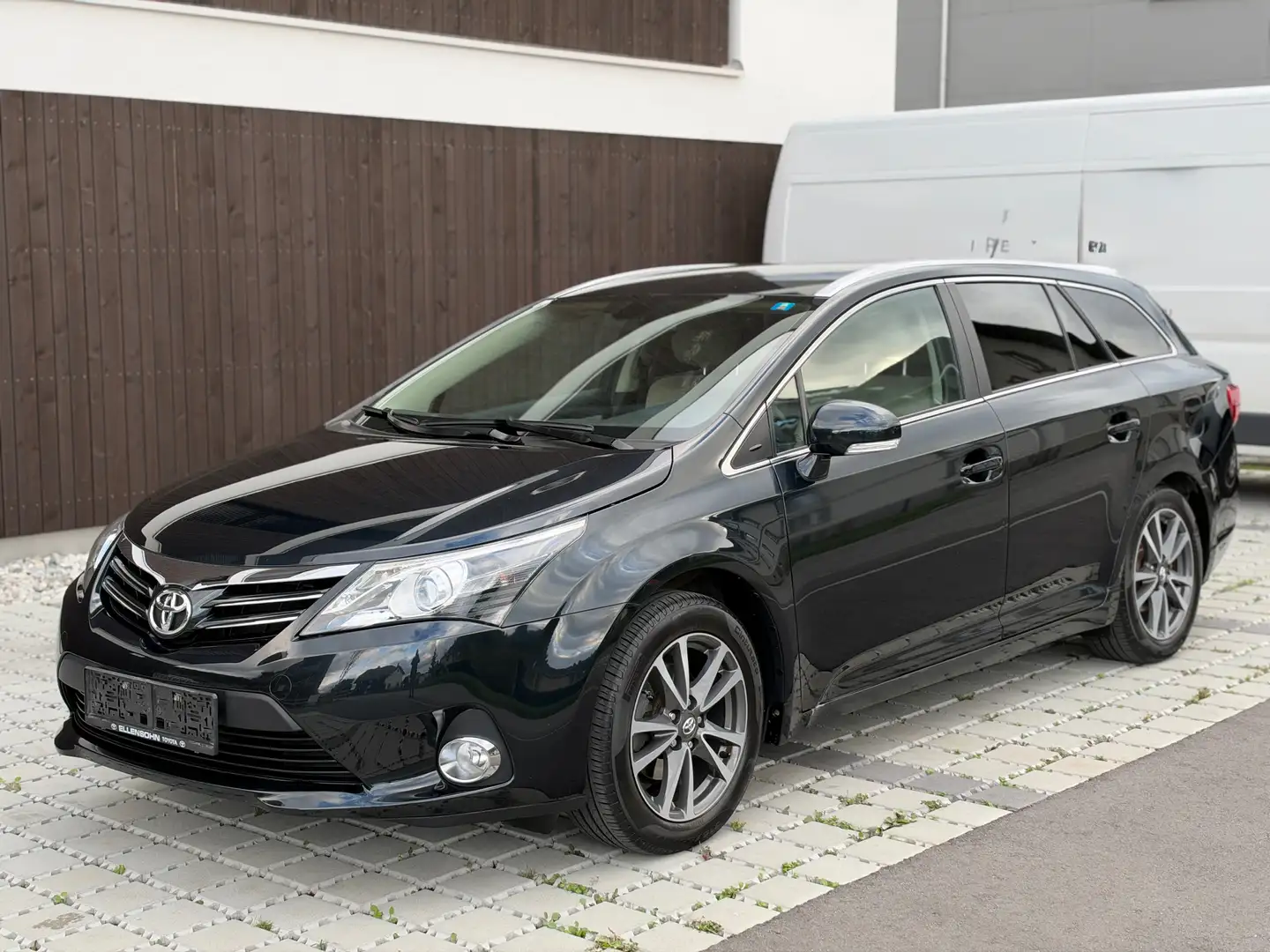 Toyota Avensis 1.8 Automatik | NUR 98.000 KM | 2.Besitz Schwarz - 1