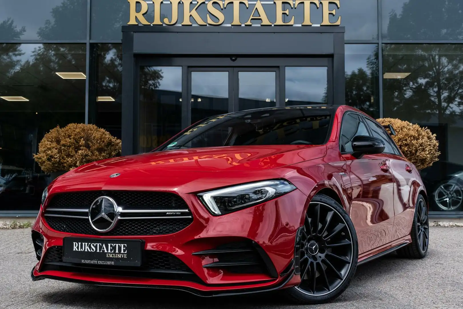 Mercedes-Benz A 35 AMG A35 4MATIC|PANO|BURMESTER|ACC|MILLTEK Rood - 1