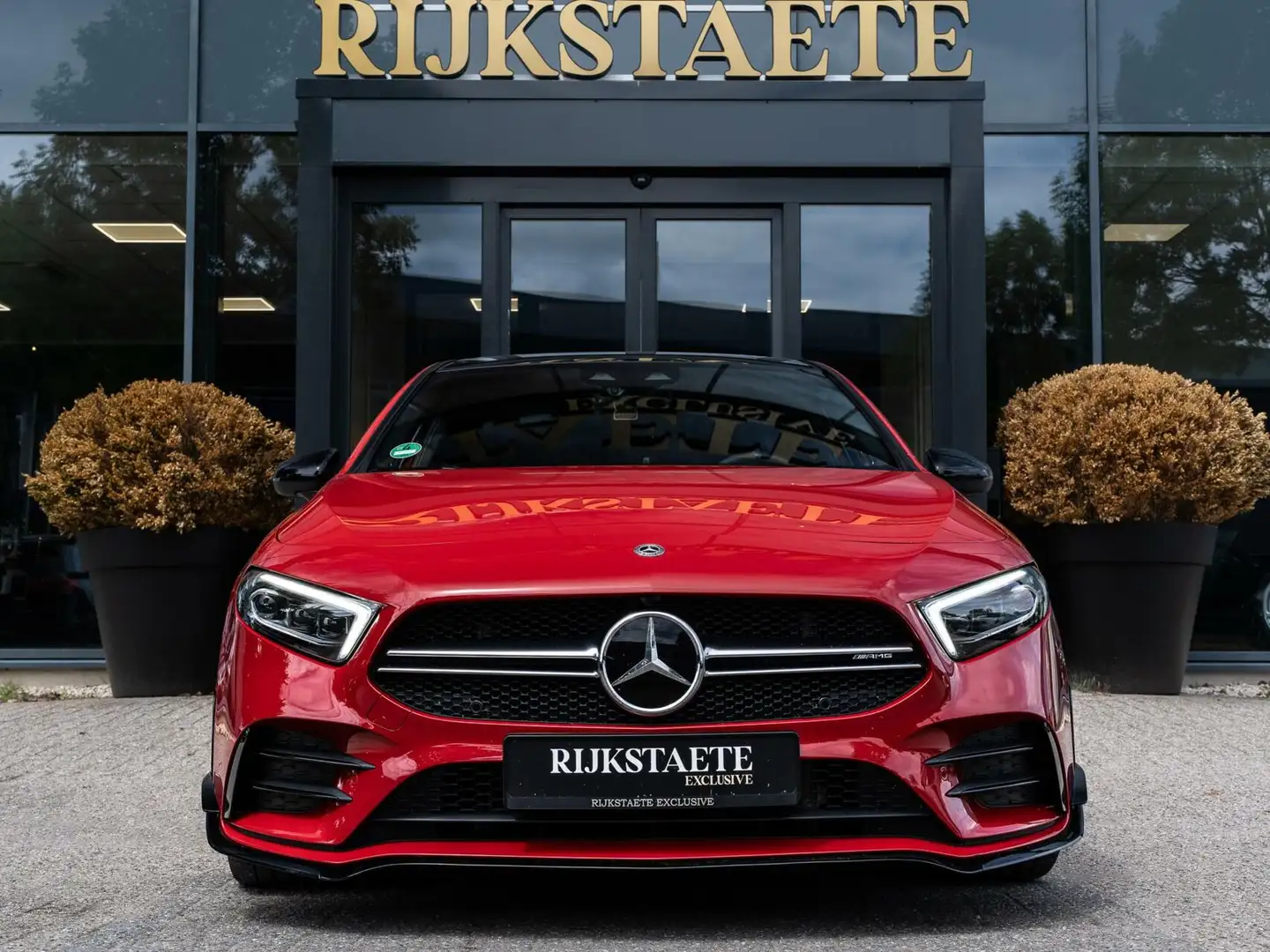Mercedes-Benz A 35 AMG A35 4MATIC|PANO|BURMESTER|ACC|MILLTEK Rood - 2