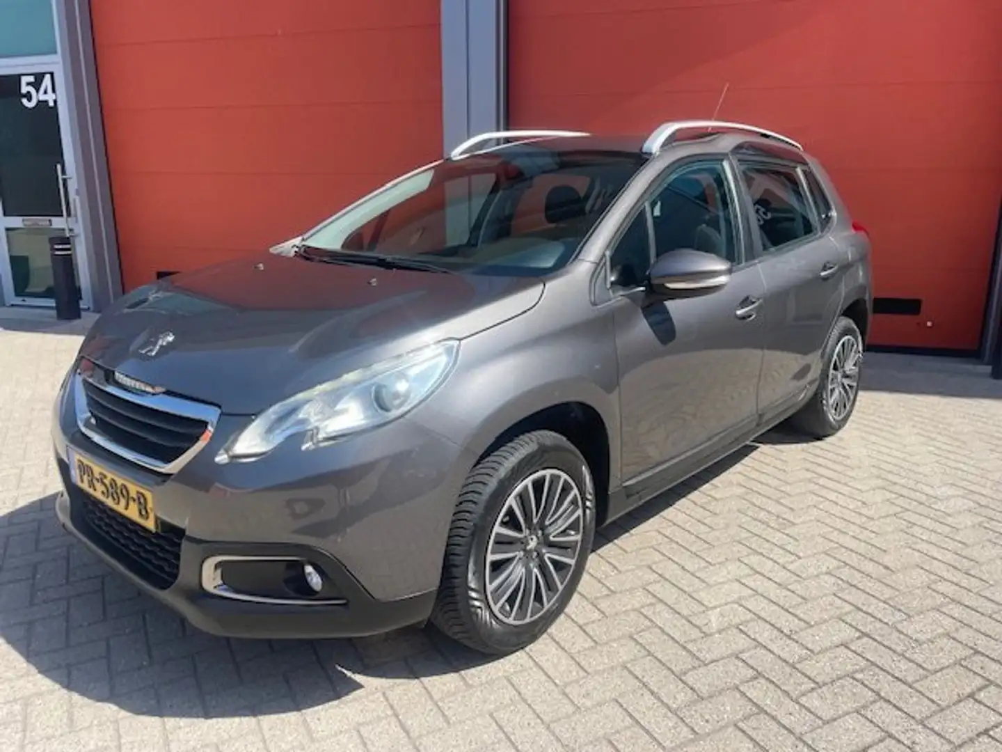 Peugeot 2008 1.2 PureTech Active Grijs - 1