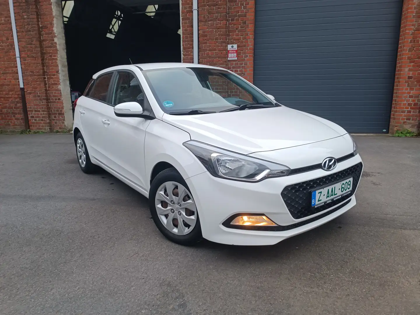 Hyundai i20 1.2i Cool Blanc - 2