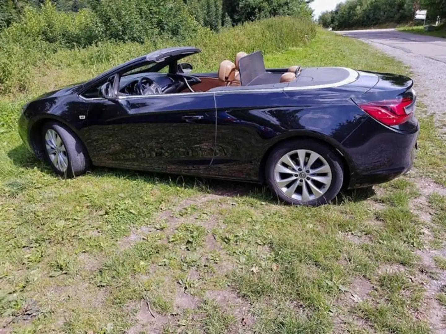 Opel Cascada Cascada 1.6 Innovation 1,6T 6G S/S Schwarz - 1
