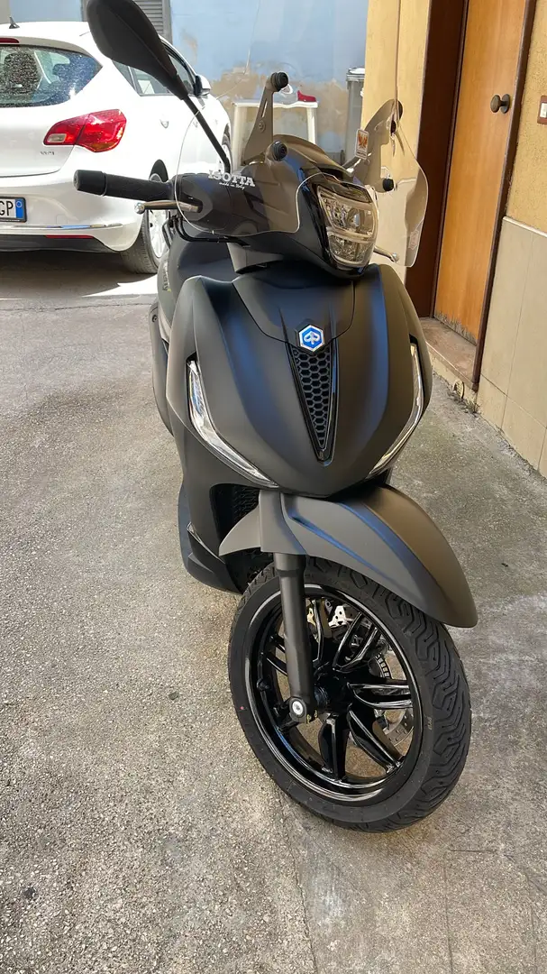 Piaggio Beverly 300 Deep Black - 1