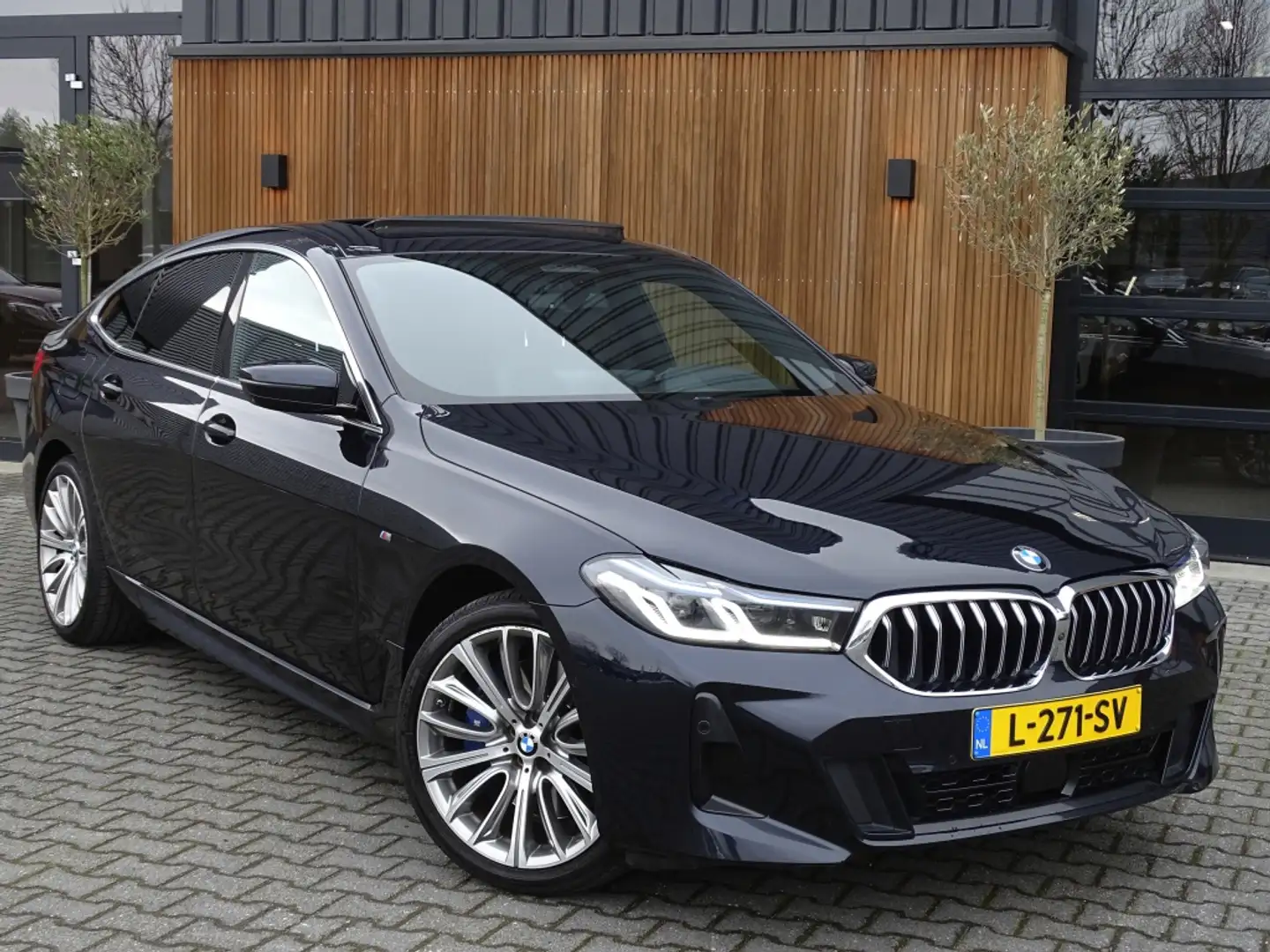 BMW 630 6-serie Gran Turismo 630i 259PK High Executive / M Černá - 2