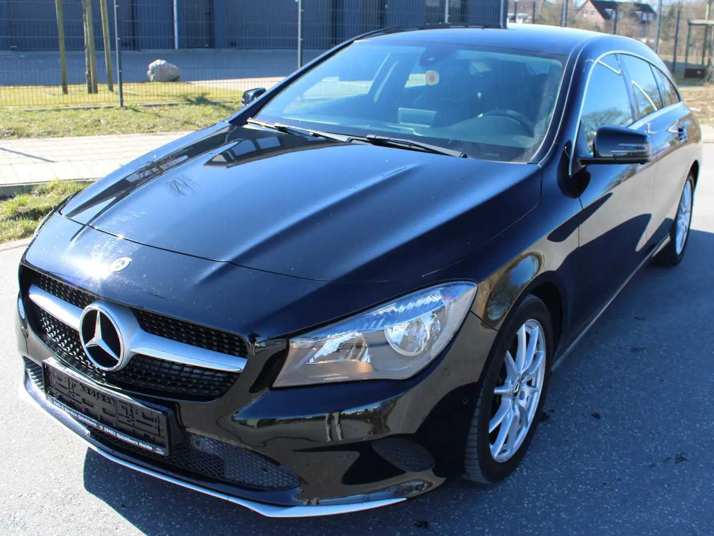 Mercedes-Benz CLA 180 CLA 180 7G Dynamic Select+SHZ+Klima+MWST+1. Hand! Schwarz - 1