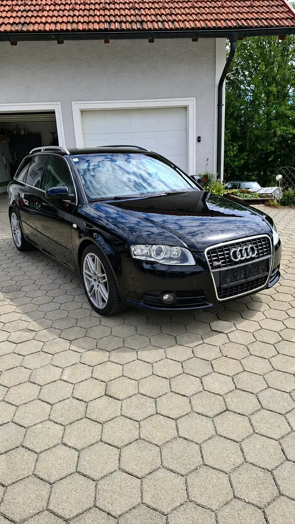Audi A4 Avant 2,0 TDI quattro DPF Schwarz - 1