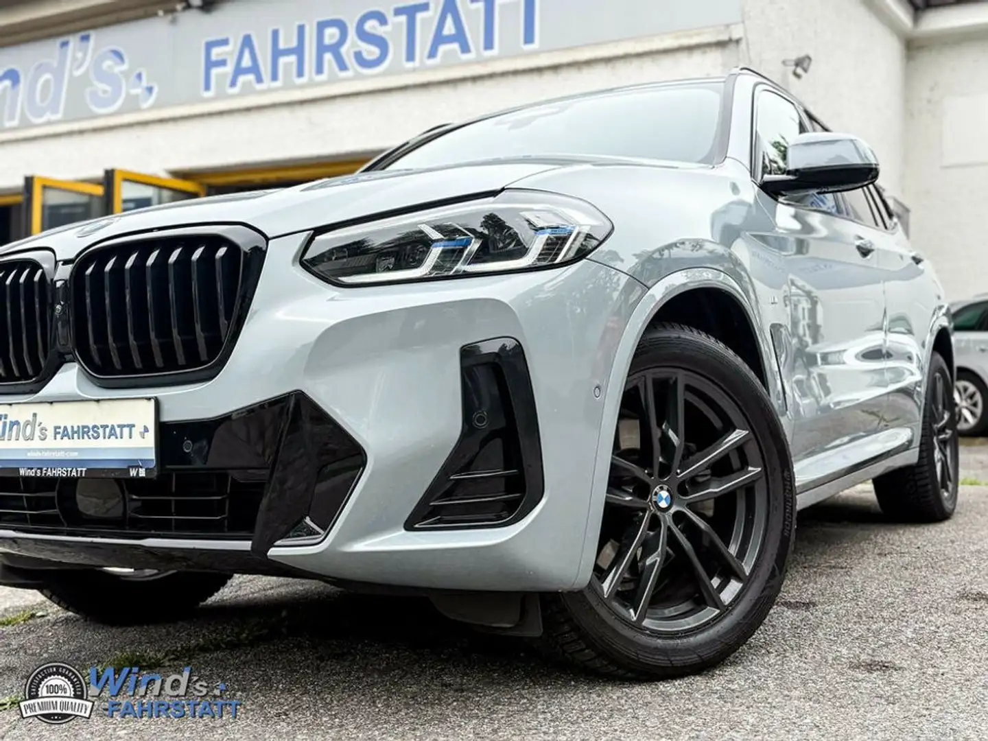 BMW X3 xDrive 20d M Sport  Voll / Voll Grau - 2