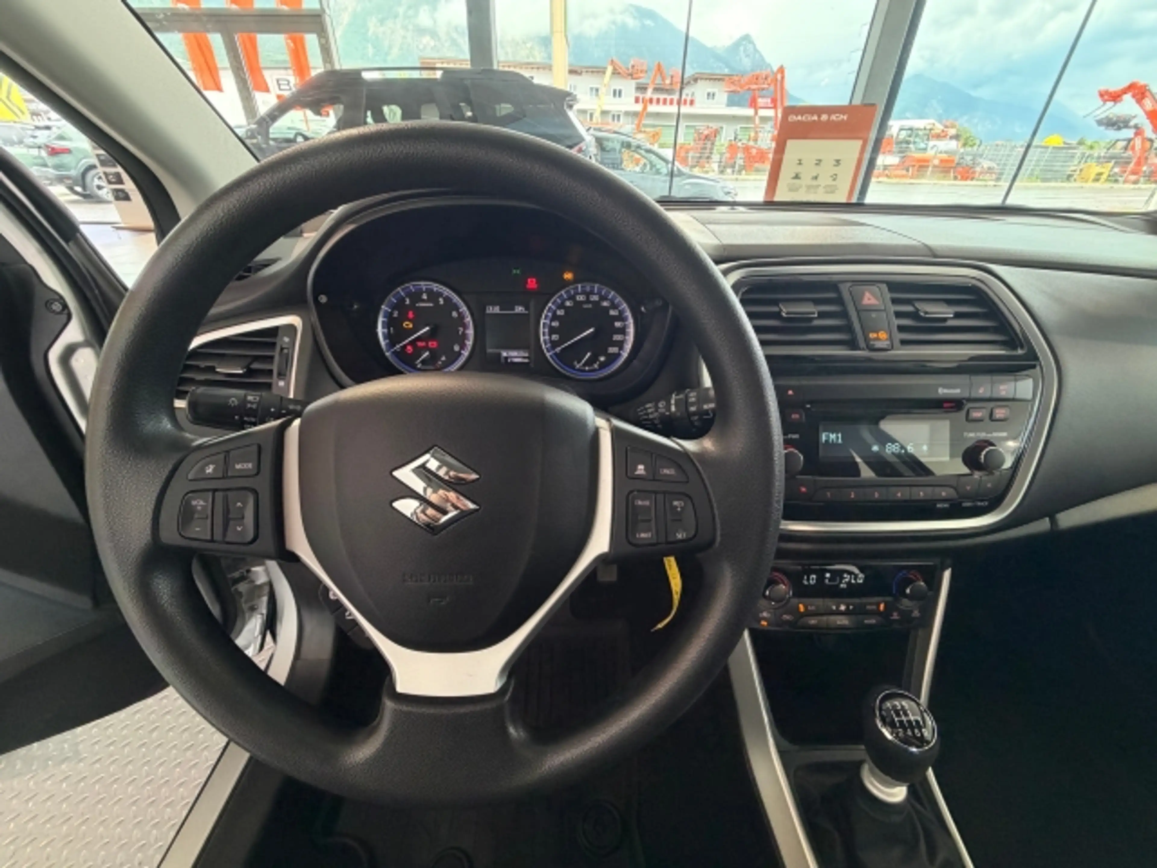 Suzuki SX4 S-Cross SuzukiSX4S-Cross1,4 — photo 11