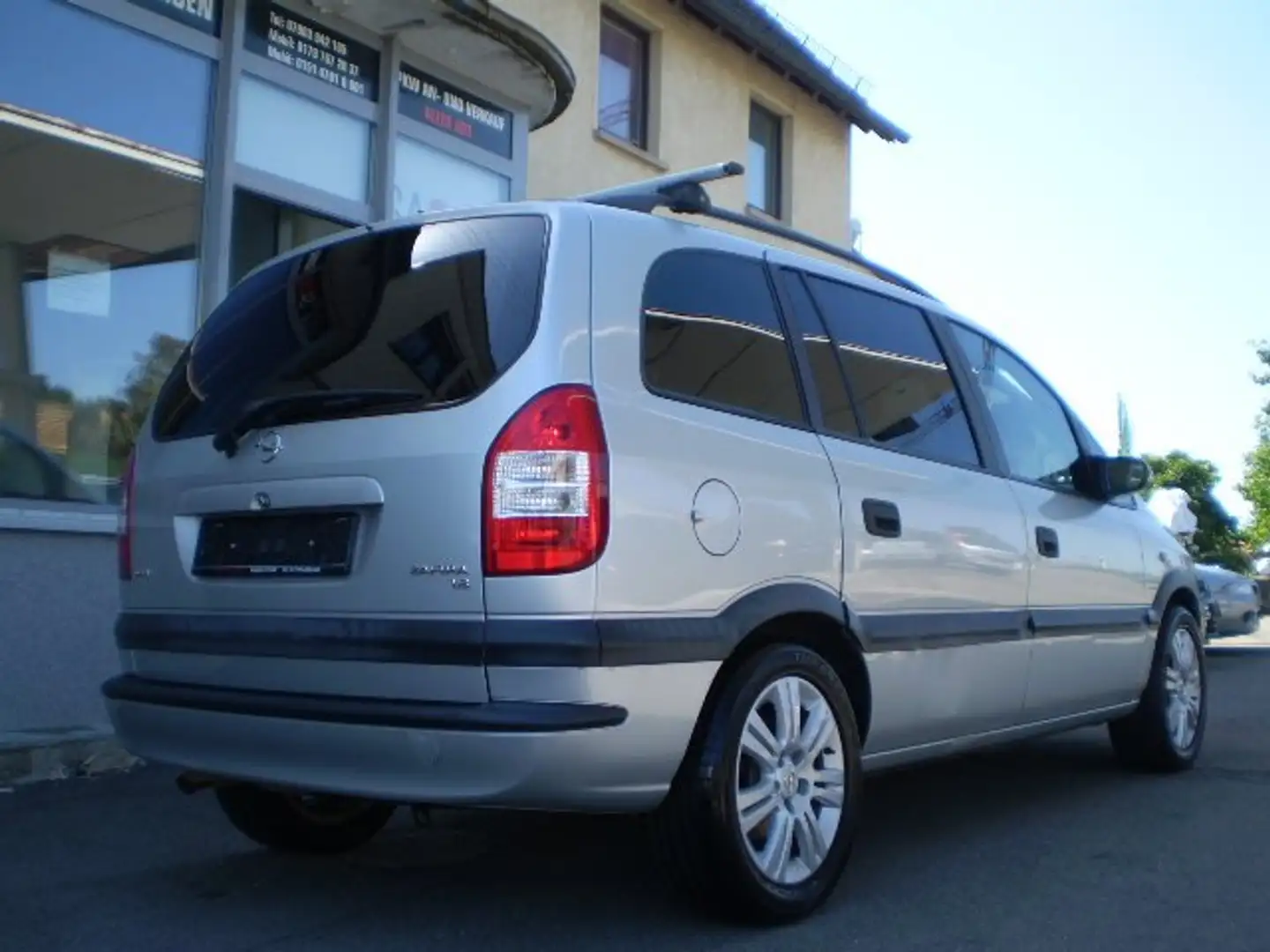 Opel Zafira Zafira 1.8 /AUTOMATIK / KLIMA / 7 SITZER Gris - 2