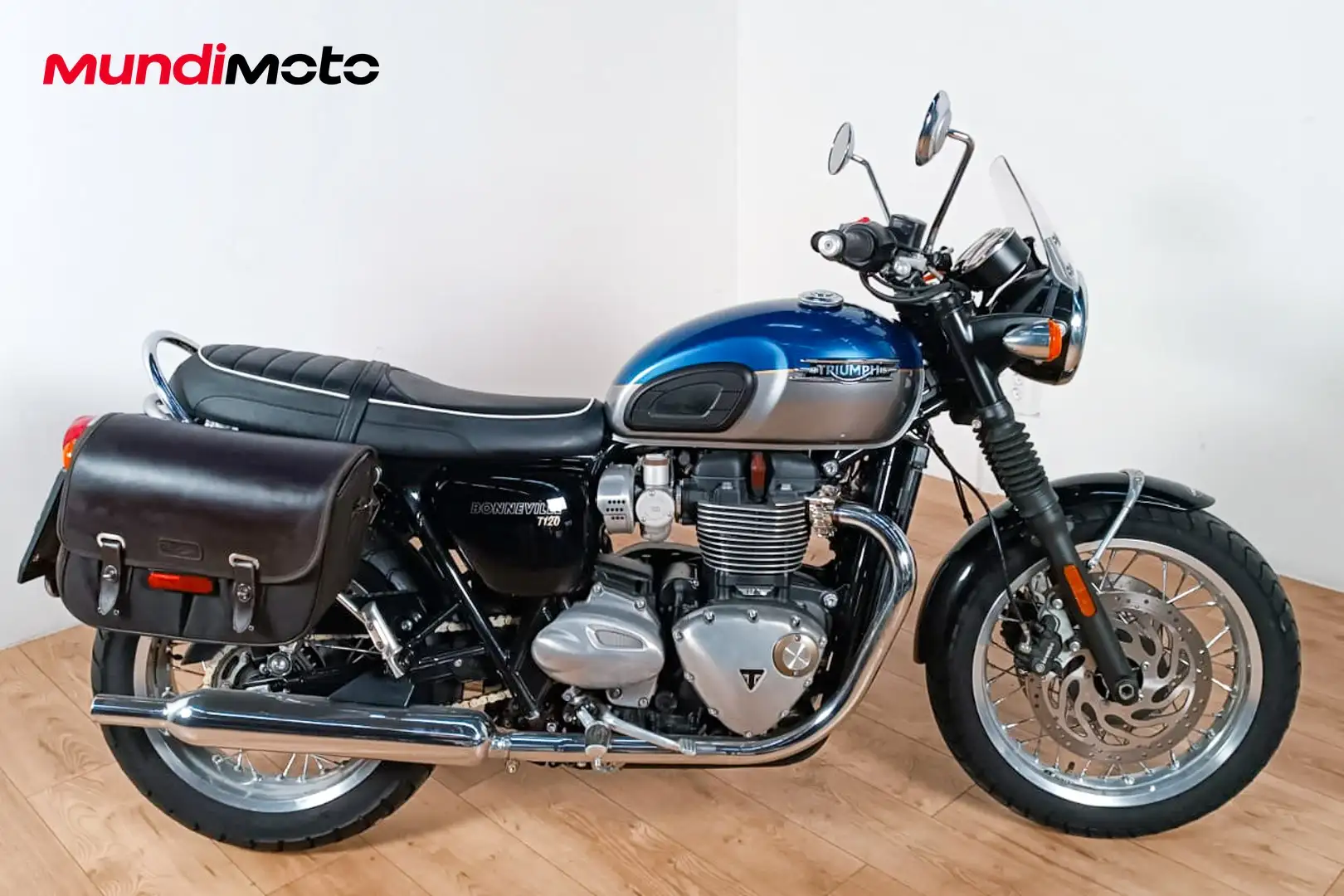 Triumph Bonneville T120 - 1