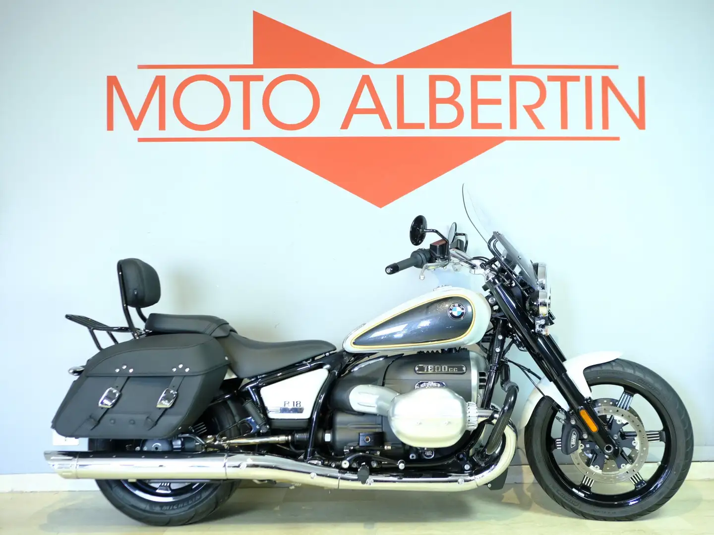 BMW R 18 Classic - 1