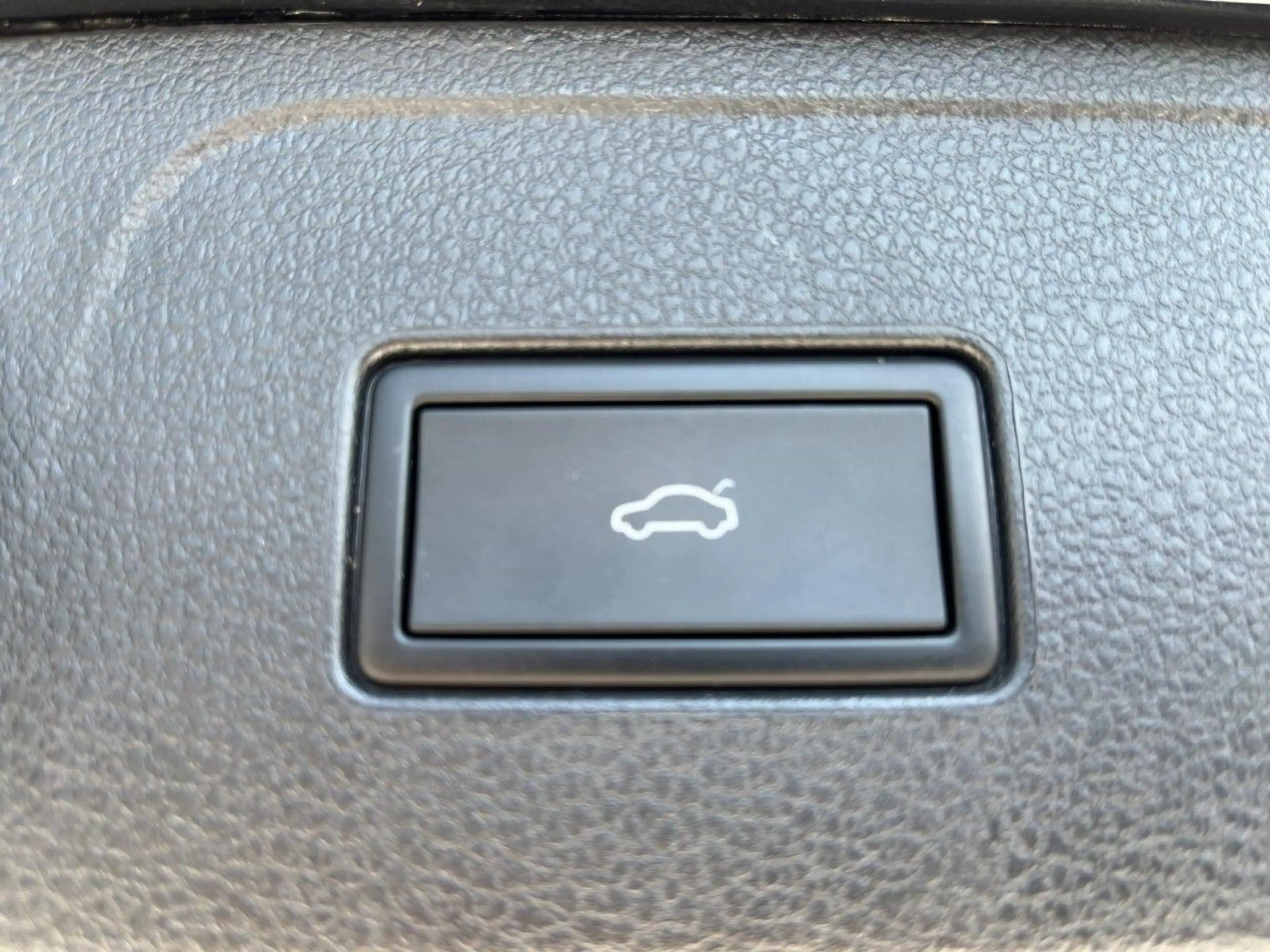 Volkswagen Passat Variant 2.0 TDI DSG R-Line (MatrixLED+AHK — photo 7
