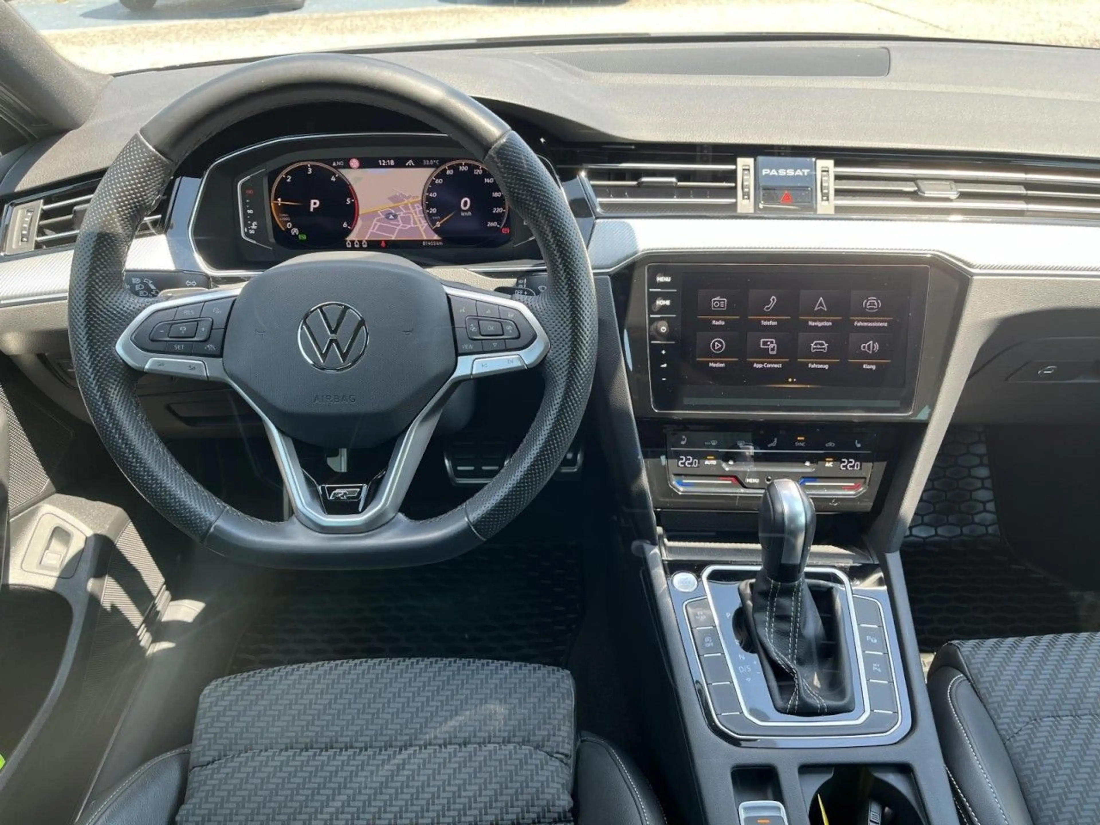 Volkswagen Passat Variant 2.0 TDI DSG R-Line (MatrixLED+AHK — photo 14
