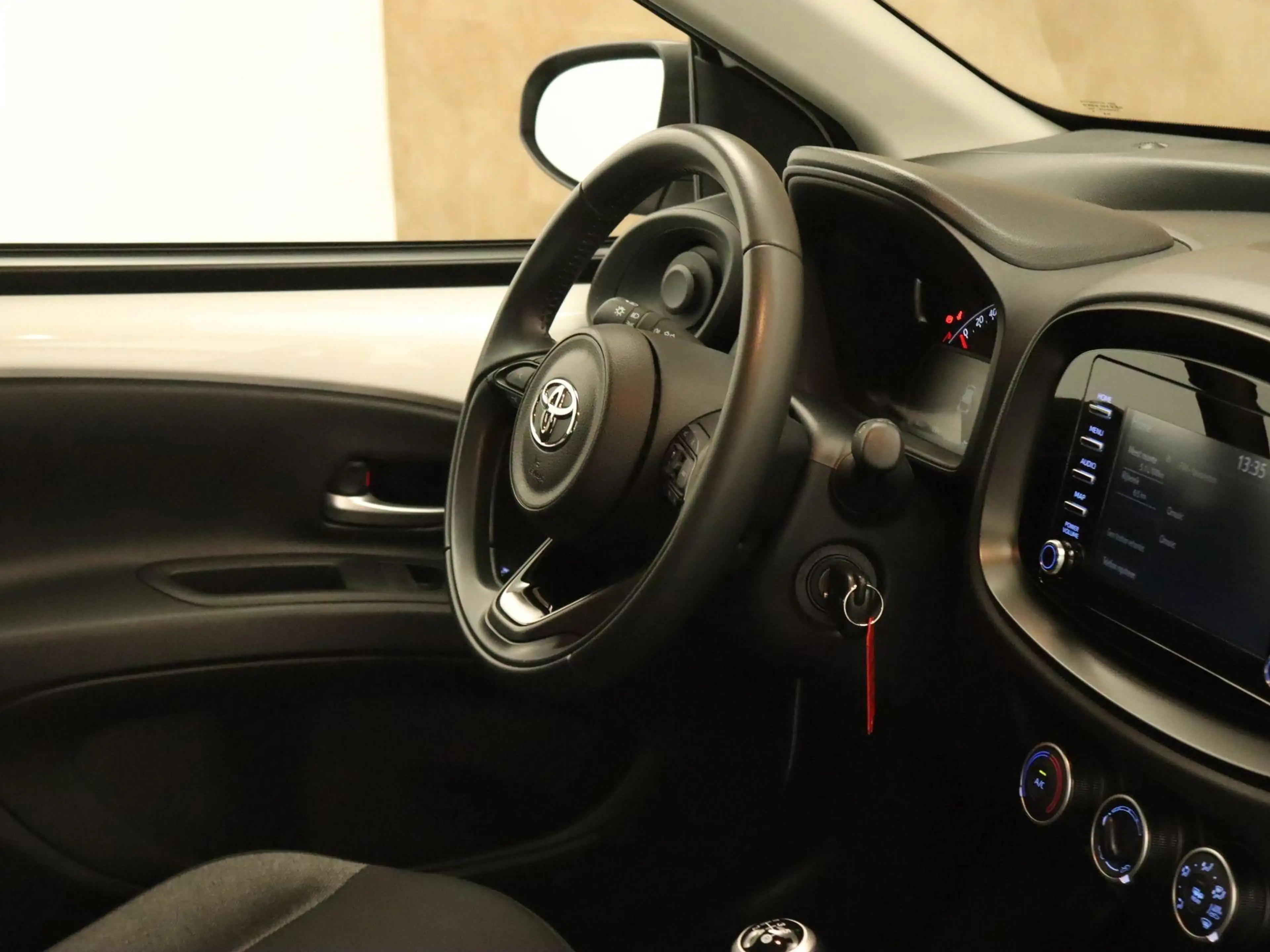 Toyota Aygo X 1.0 VVT-i MT Play - ORIGINEEL NEDERLANDSE AUTO - A — photo 14