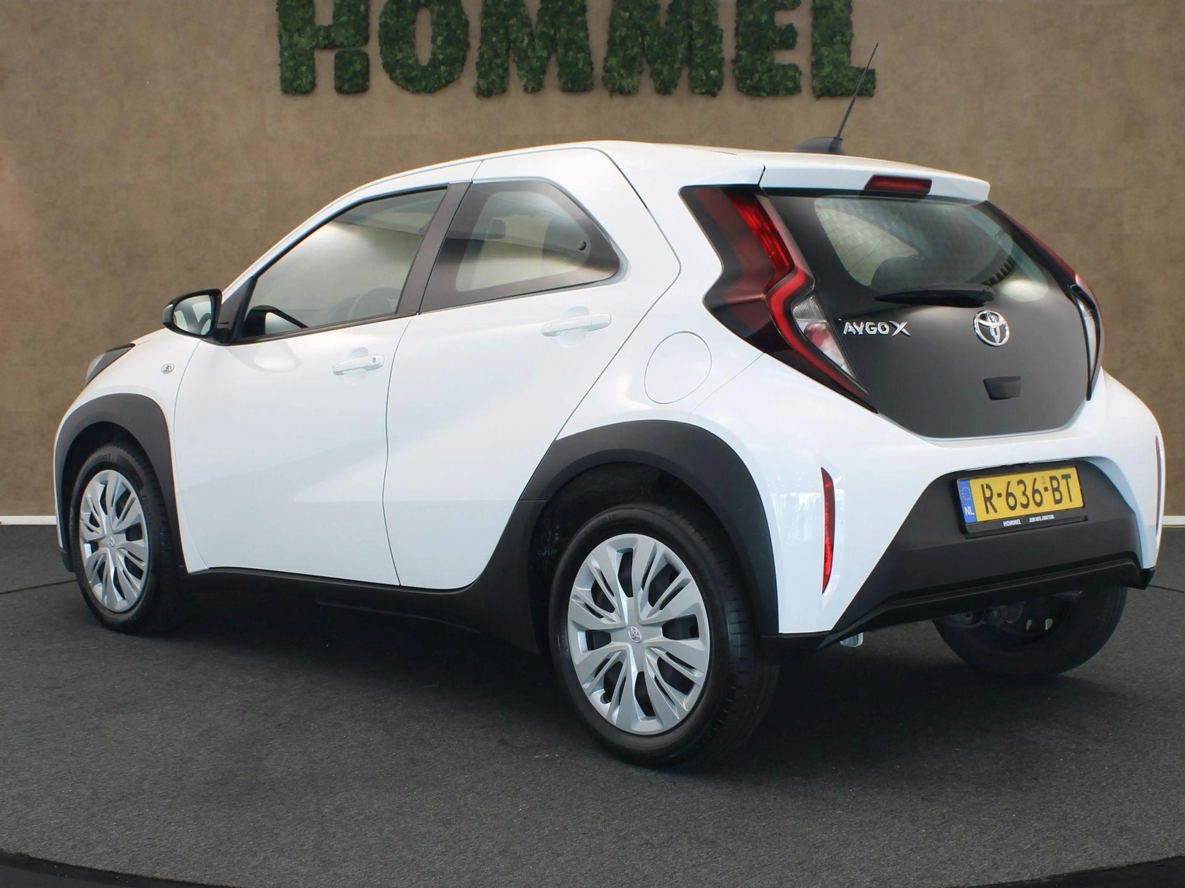 Toyota Aygo X 1.0 VVT-i MT Play - ORIGINEEL NEDERLANDSE AUTO - A — photo 11