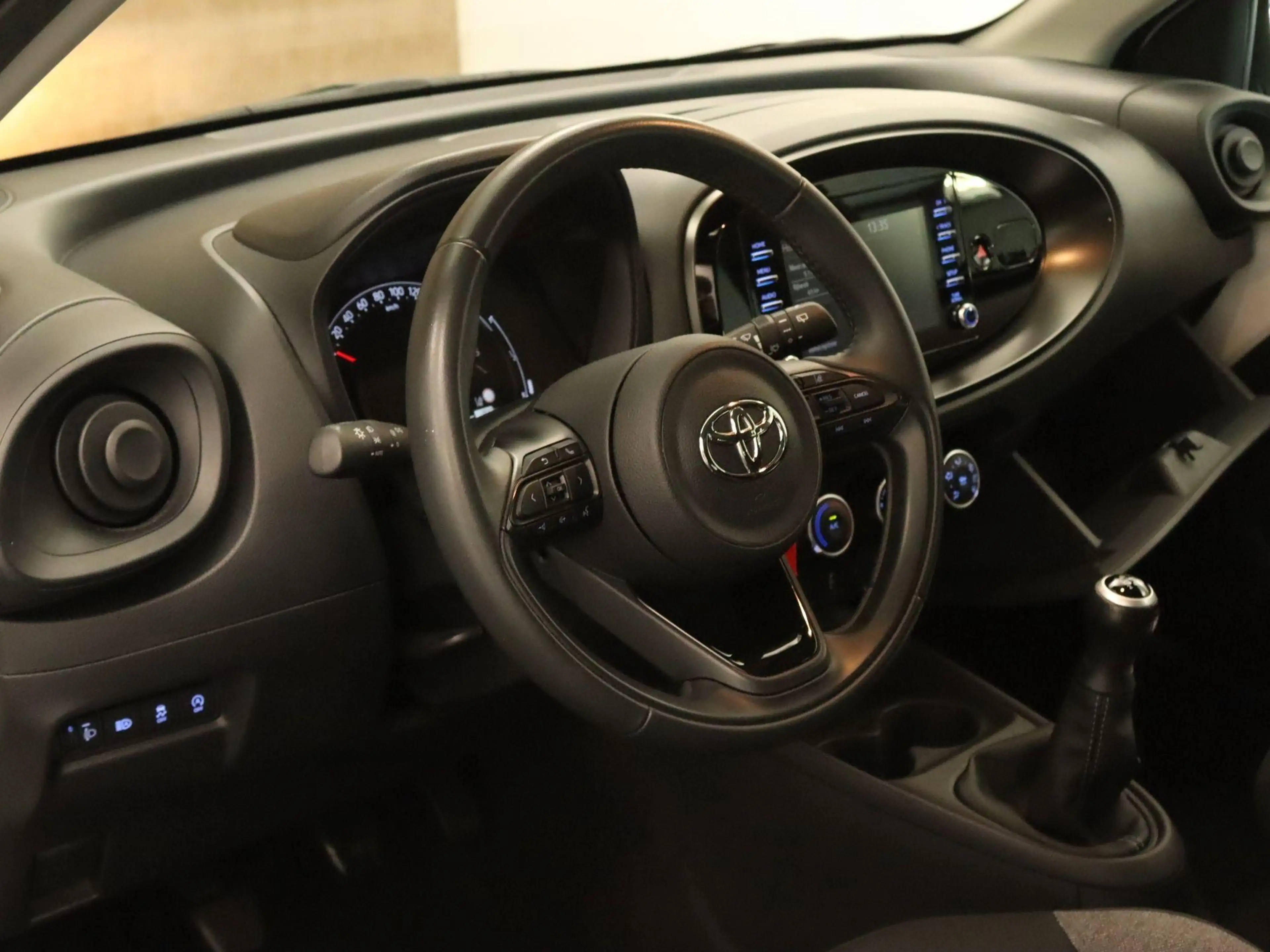 Toyota Aygo X 1.0 VVT-i MT Play - ORIGINEEL NEDERLANDSE AUTO - A — photo 2