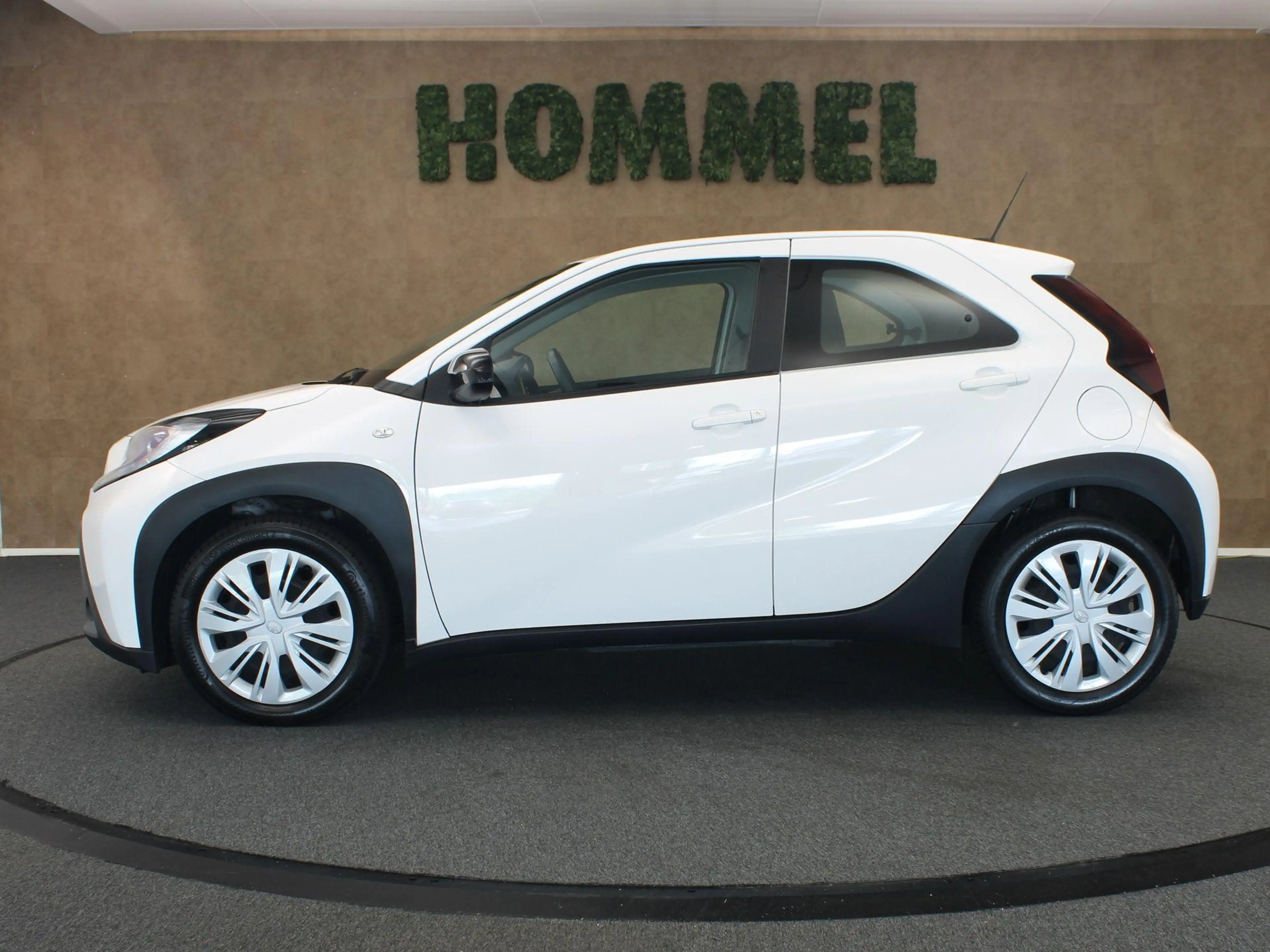 Toyota Aygo X 1.0 VVT-i MT Play - ORIGINEEL NEDERLANDSE AUTO - A — photo 9