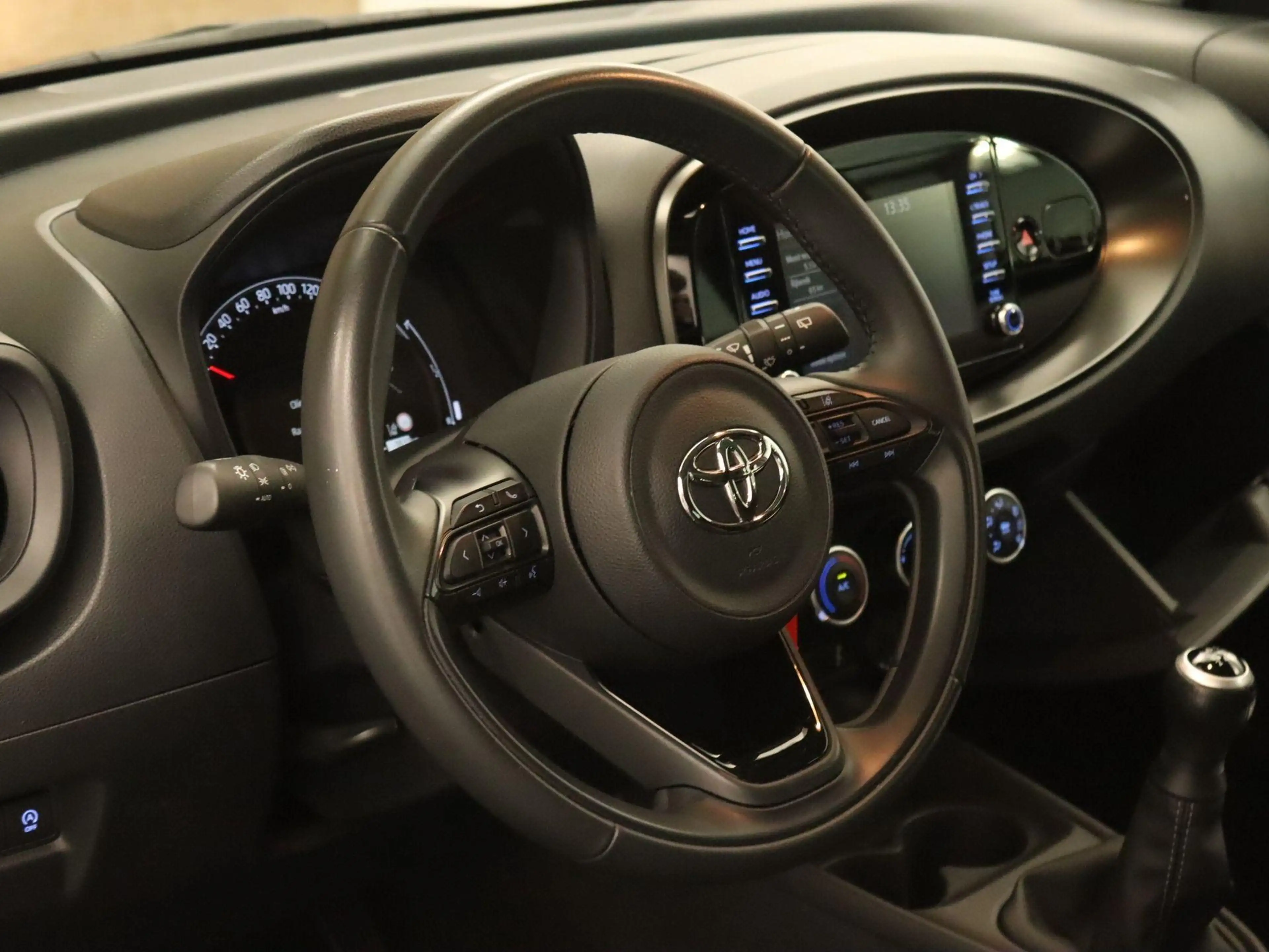 Toyota Aygo X 1.0 VVT-i MT Play - ORIGINEEL NEDERLANDSE AUTO - A — photo 15