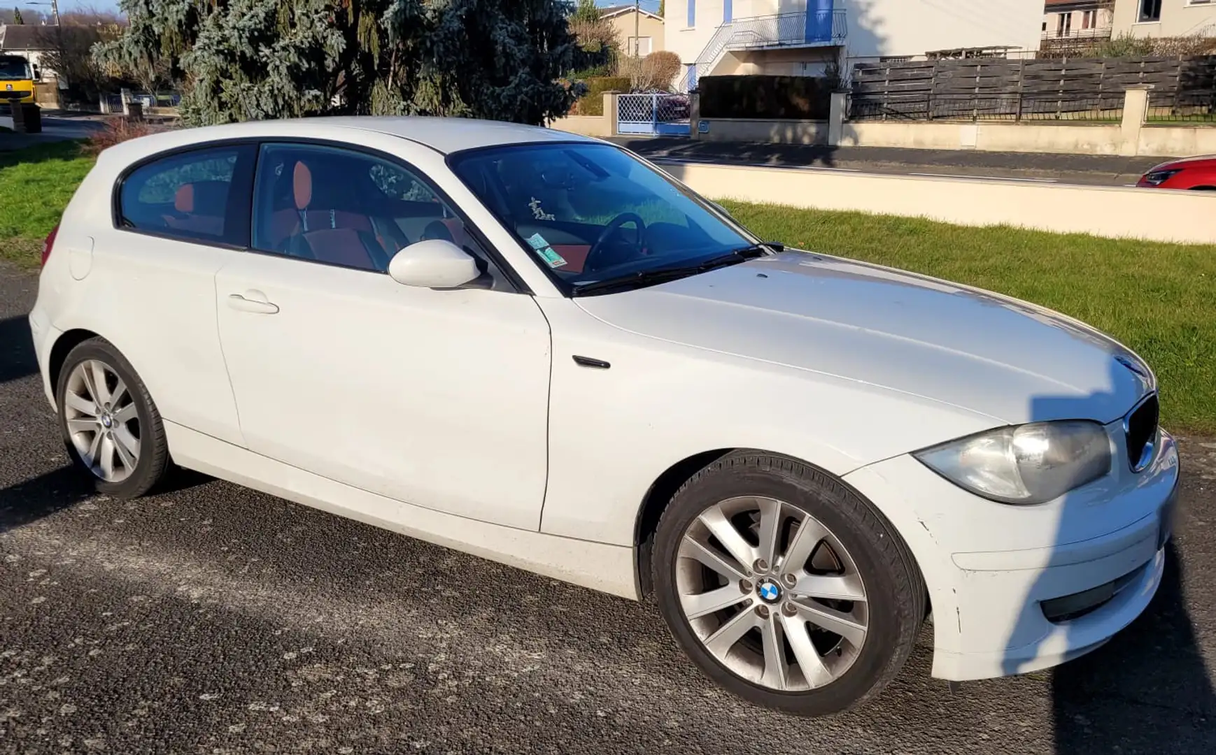 BMW 116 116i 122 ch Premiere - 2