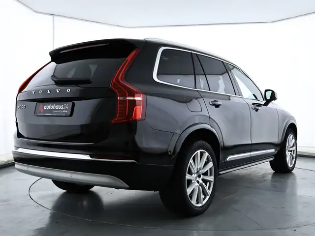 Volvo XC90 view 5