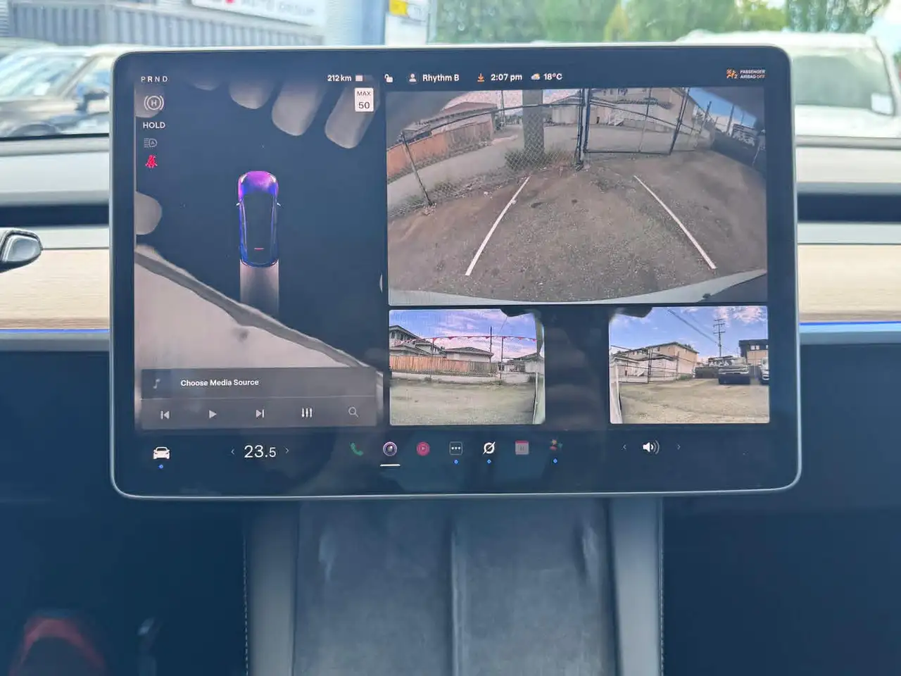 Tesla Model Y снимка Tesla Model Y