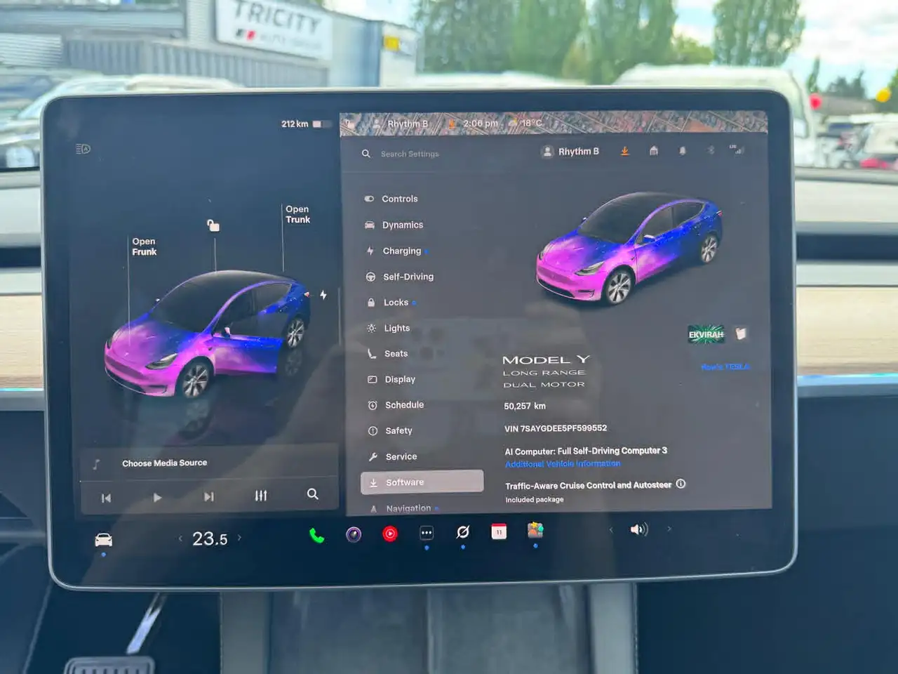 Tesla Model Y снимка Tesla Model Y