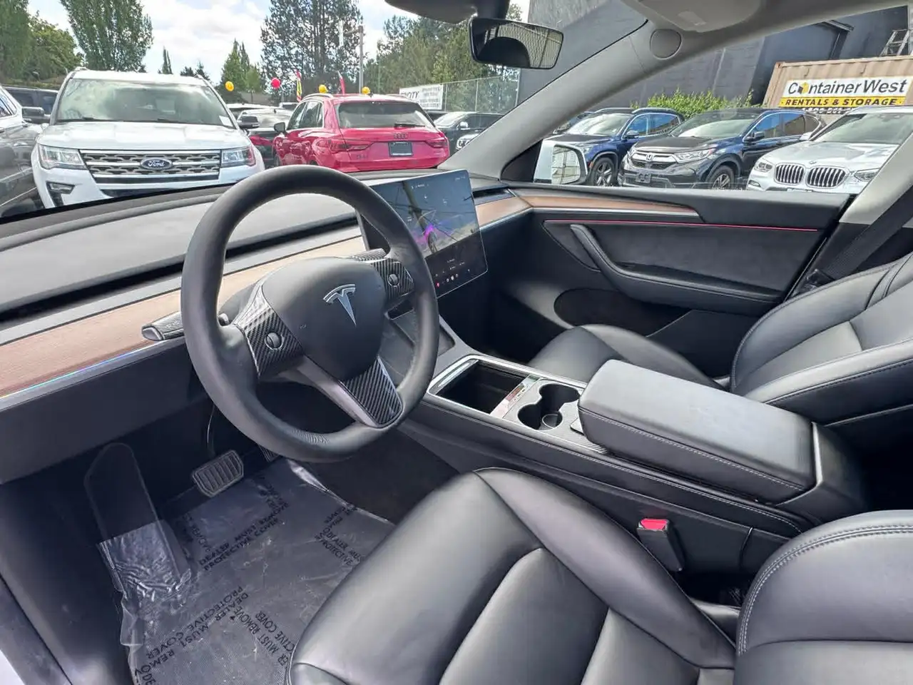 Tesla Model Y снимка Tesla Model Y