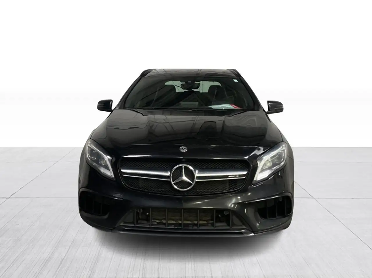Mercedes-Benz GLA снимка Mercedes-Benz GLA
