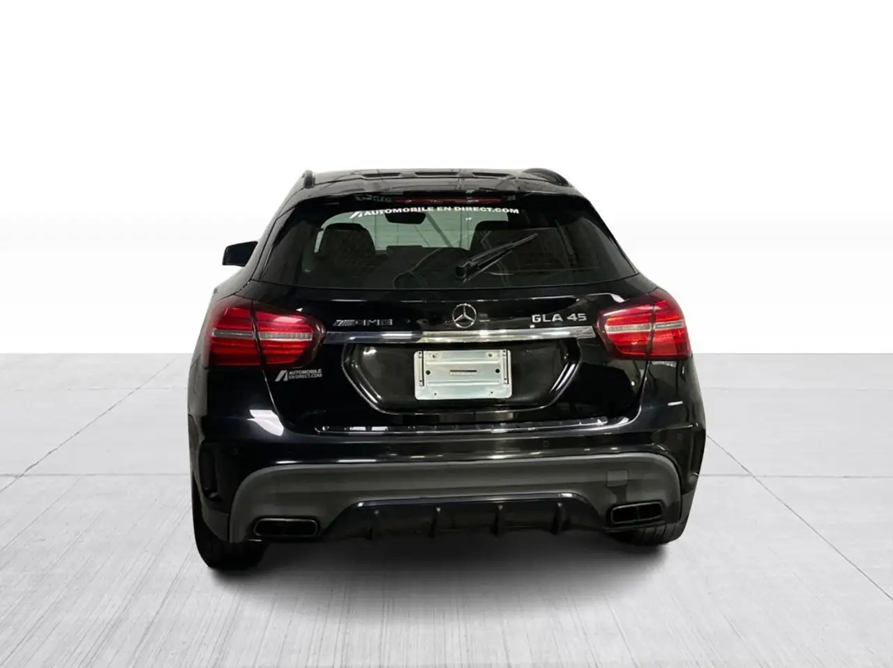 Mercedes-Benz GLA снимка Mercedes-Benz GLA