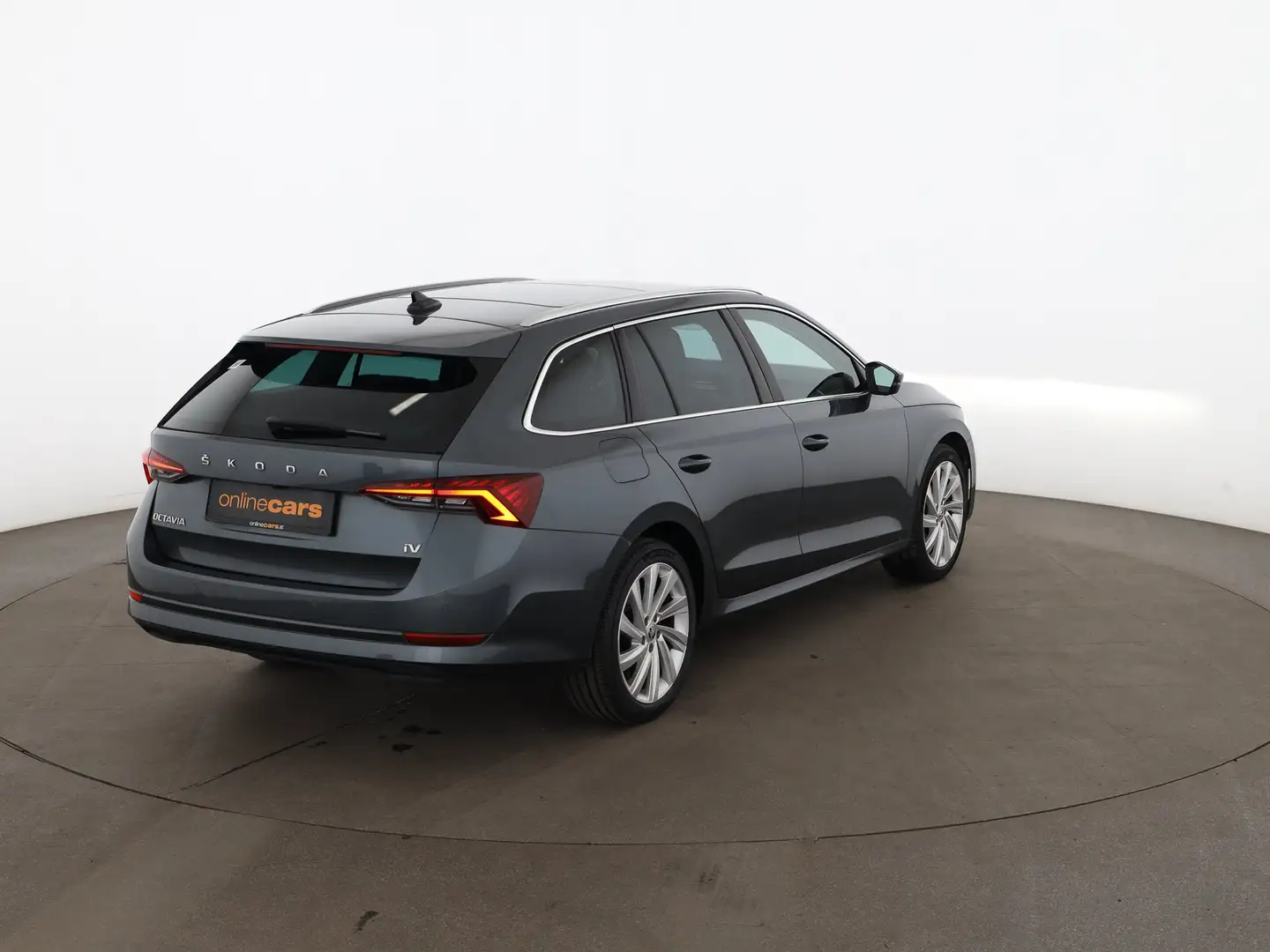 Skoda Octavia Combi 1.4 TSI Style iV Aut MATRIX SKY NAV Grau - 2