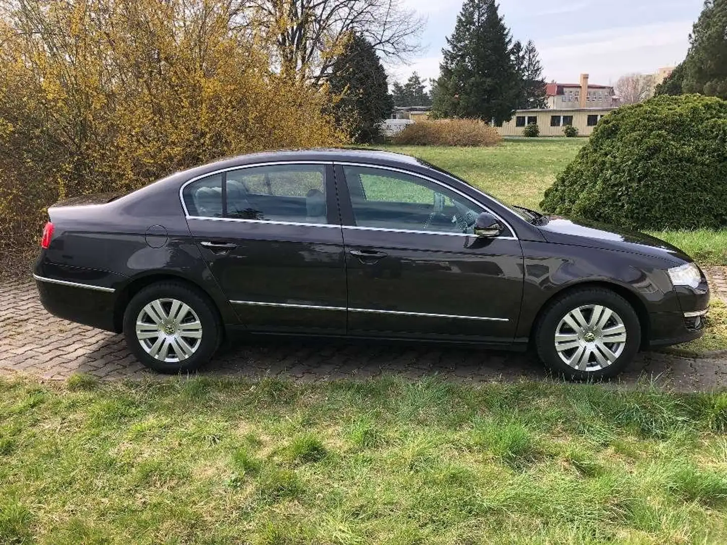 Volkswagen Passat Passat Highline 1,6 Highline Brun - 1