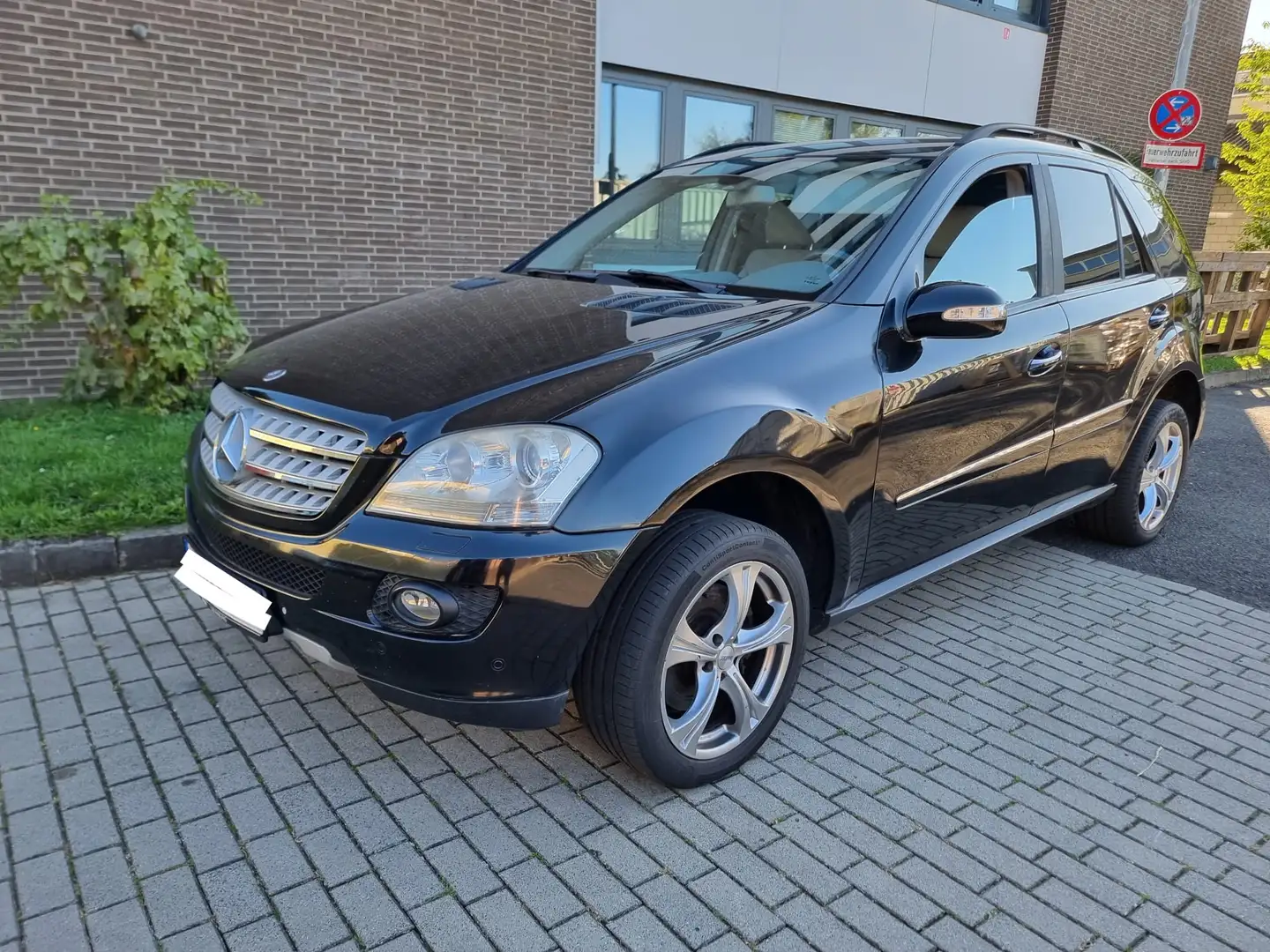 Mercedes-Benz ML 320 ML 320 CDI 4Matic 7G-TRONIC DPF Edition 10 Schwarz - 1