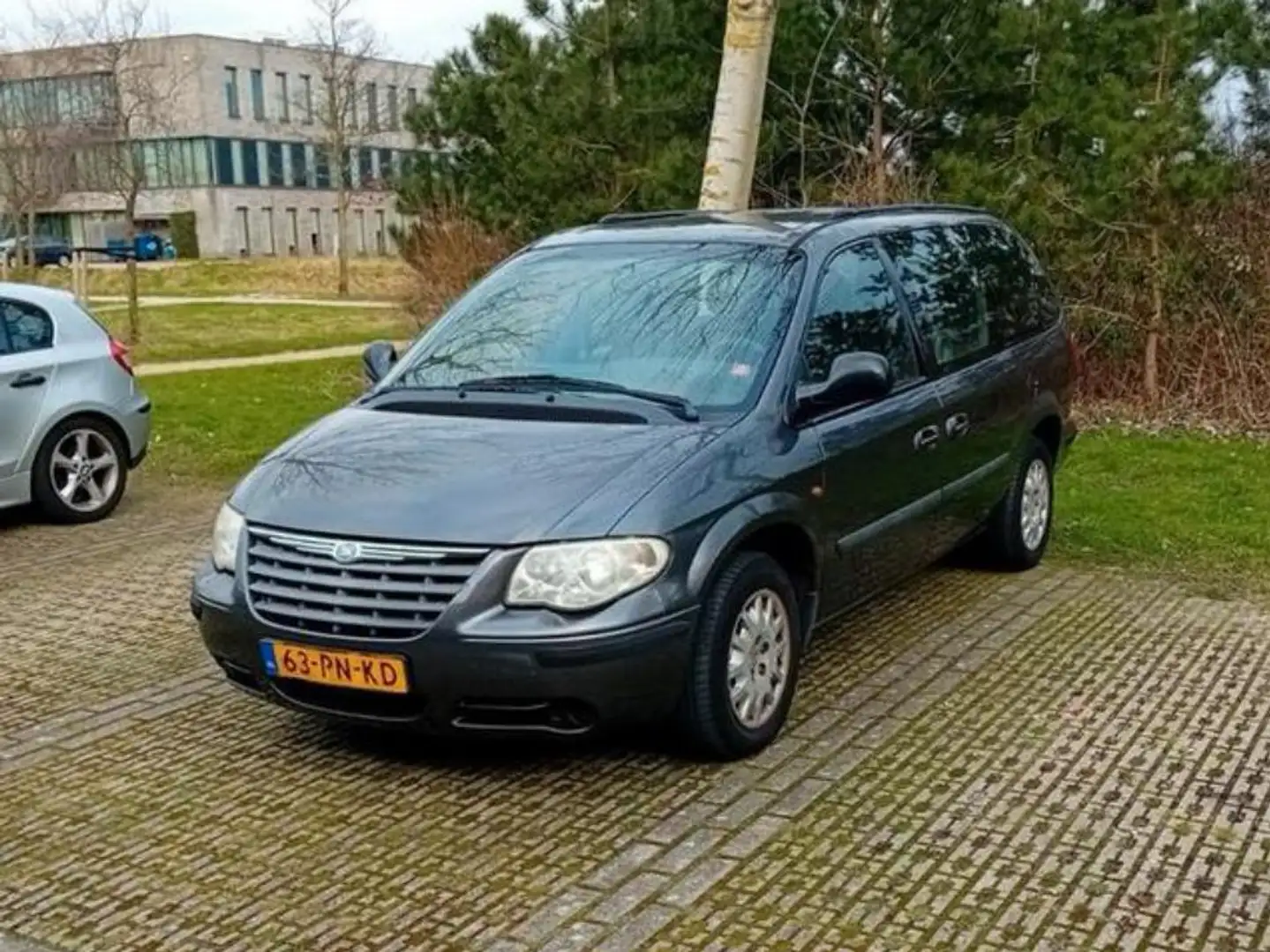 Chrysler Grand Voyager Grand Voyager 3.3i V6 SE Luxe Grijs - 2