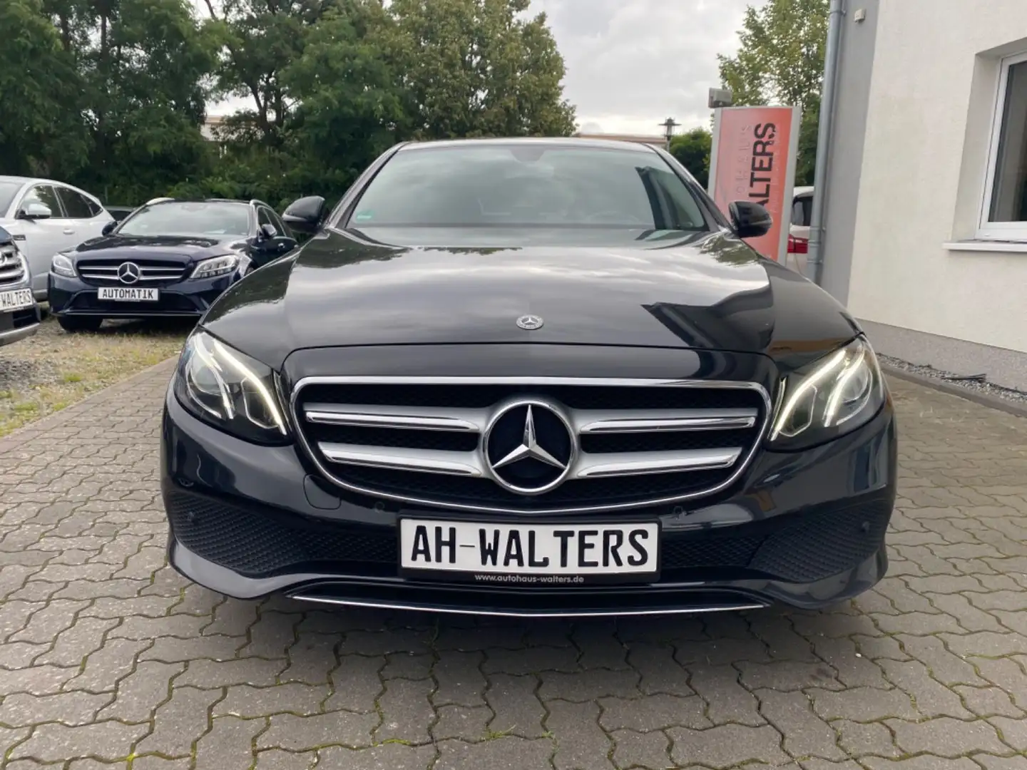 Mercedes-Benz E 200 d Limo Avantgarde=LED-Automatik-Carplay= Schwarz - 2