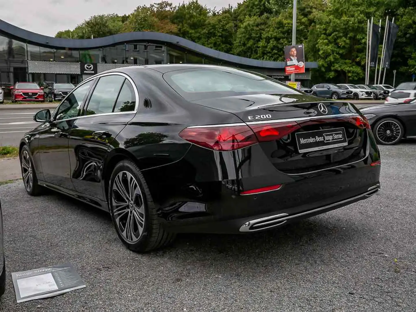 Mercedes-Benz E 200 AVANTGARDE PANORAMA DISTRO TOTWINKEL LEDHP Noir - 2