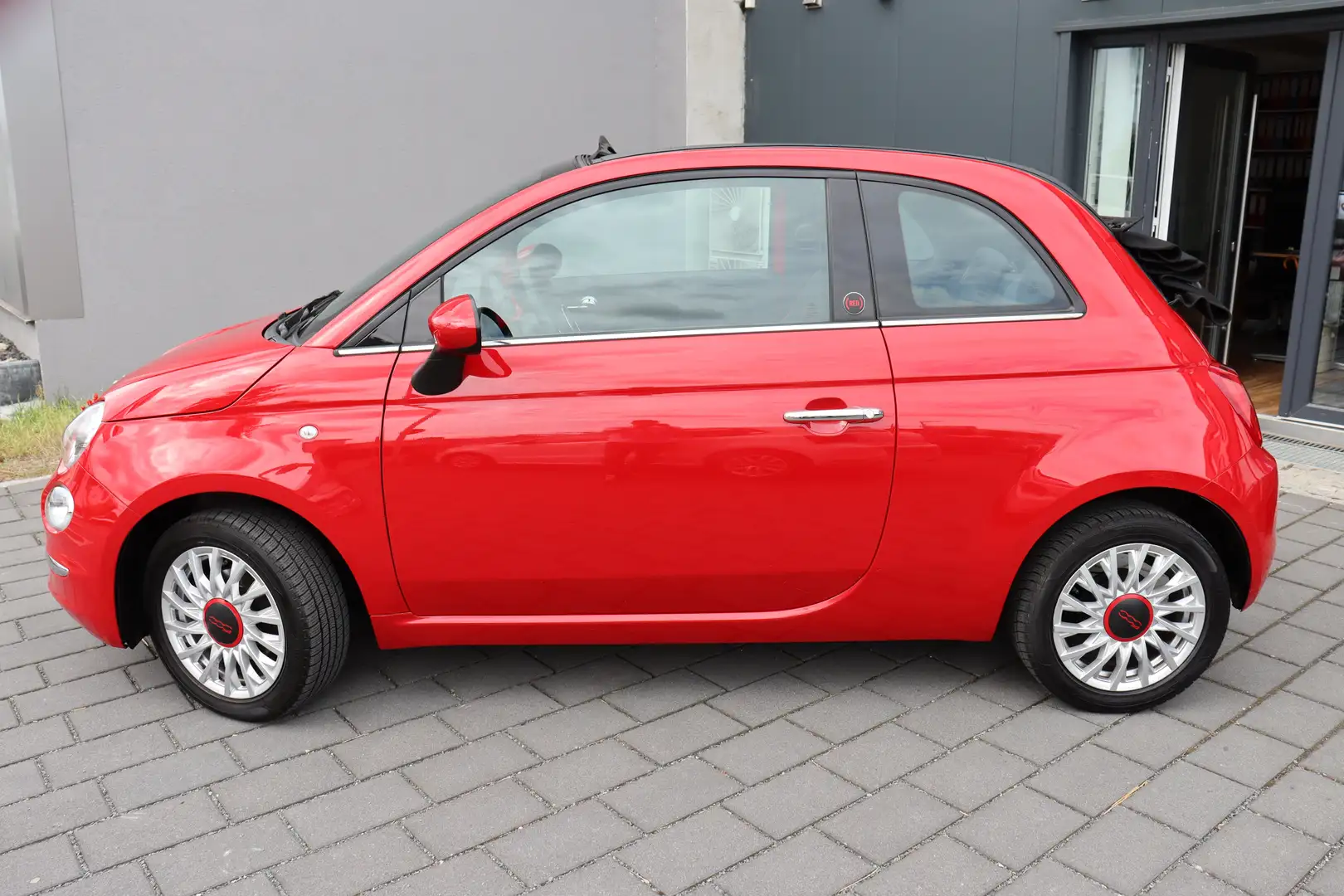 Fiat 500C 1.0 Hybrid Cabrio Red *Klimaaut.*PDC* Rood - 2