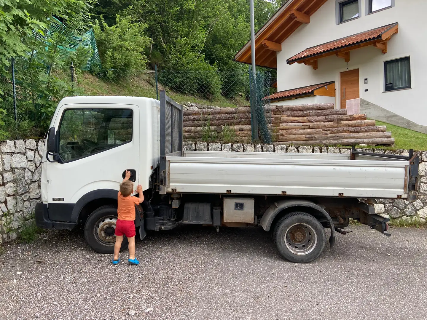 Nissan Cabstar cassone ribaltabile trilaterale Blanco - 2