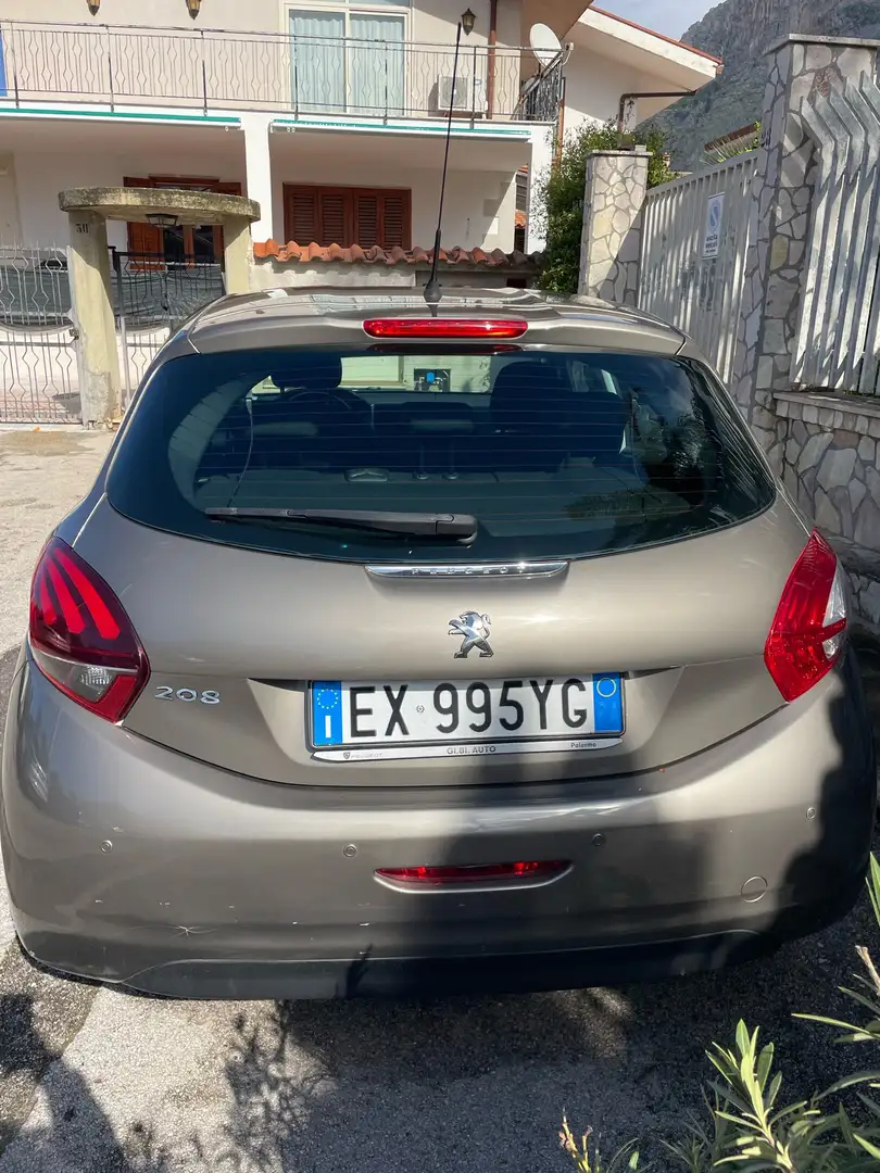 Peugeot 208 allure - 2