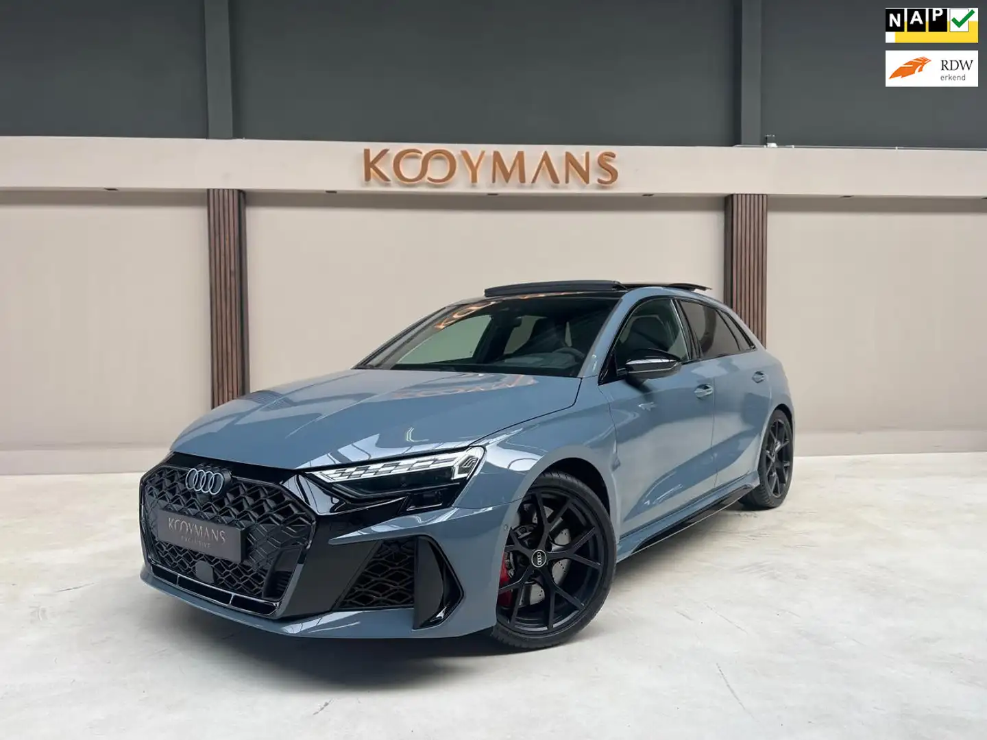 Audi RS3 A3 Sportback 2.5 TFSI quattro PANO|KUIPSTOELEN|FAC Šedá - 1