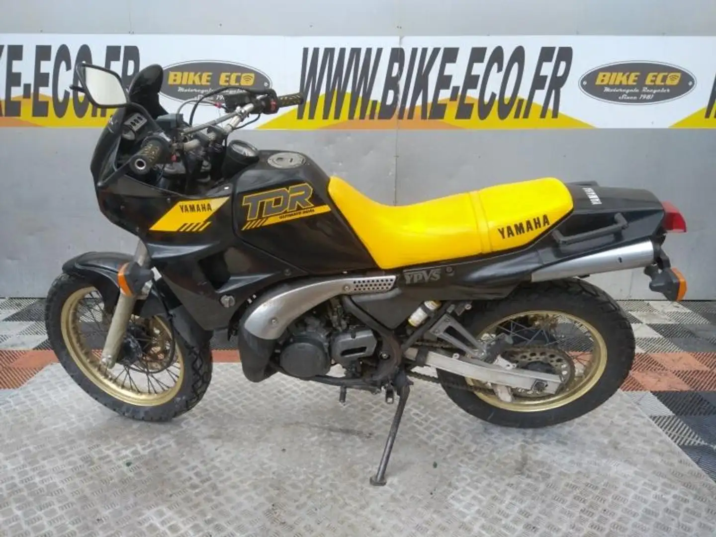 Yamaha TDR 250 Fekete - 2