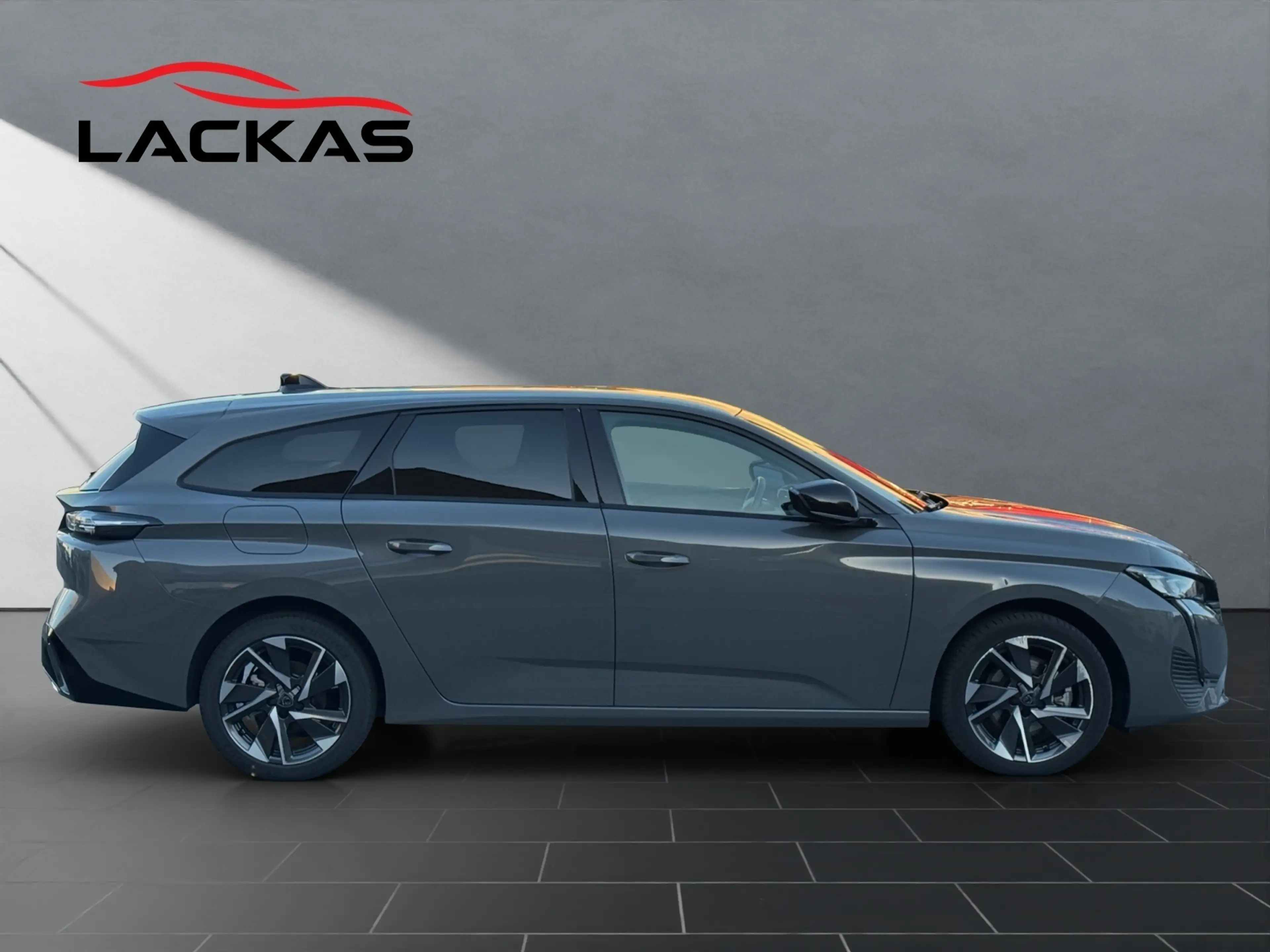 Peugeot 308 SW Hybrid Allure — photo 6