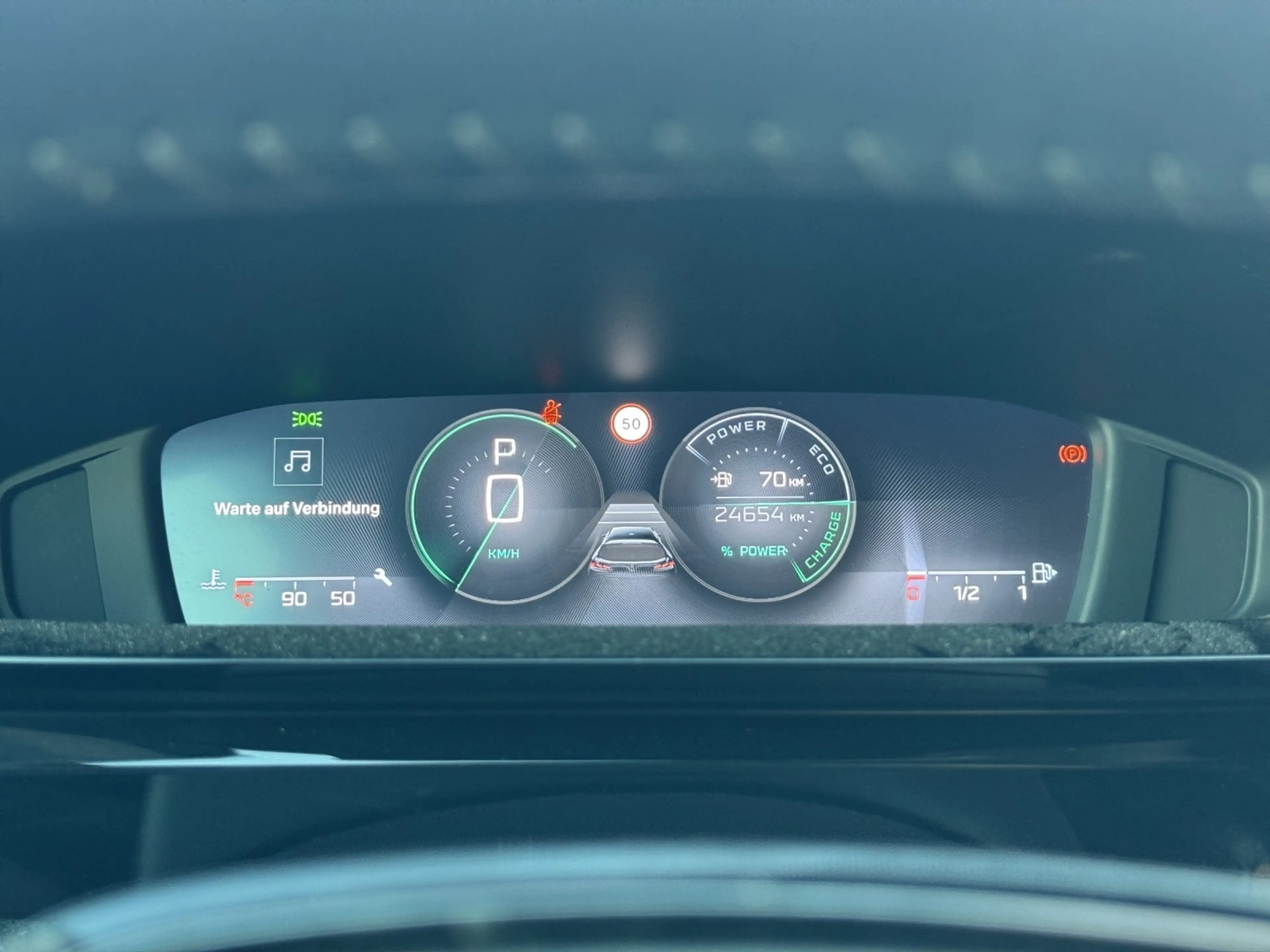 Peugeot 308 SW Hybrid Allure — photo 11
