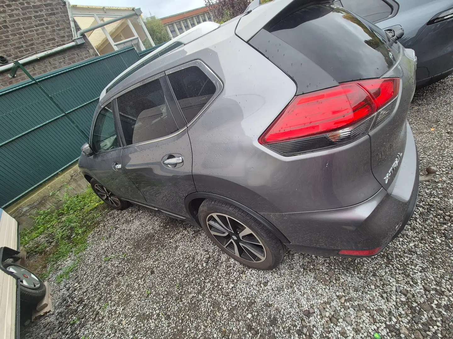 Nissan X-Trail X-Trail 1.7 dCi 2WD Tekna Grijs - 2