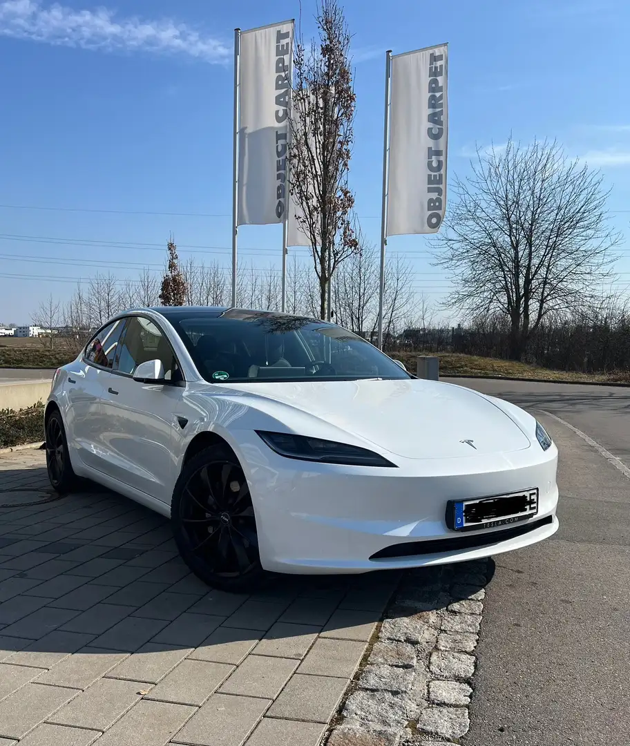 Tesla Model 3 Highland weiß/schwarz - 1
