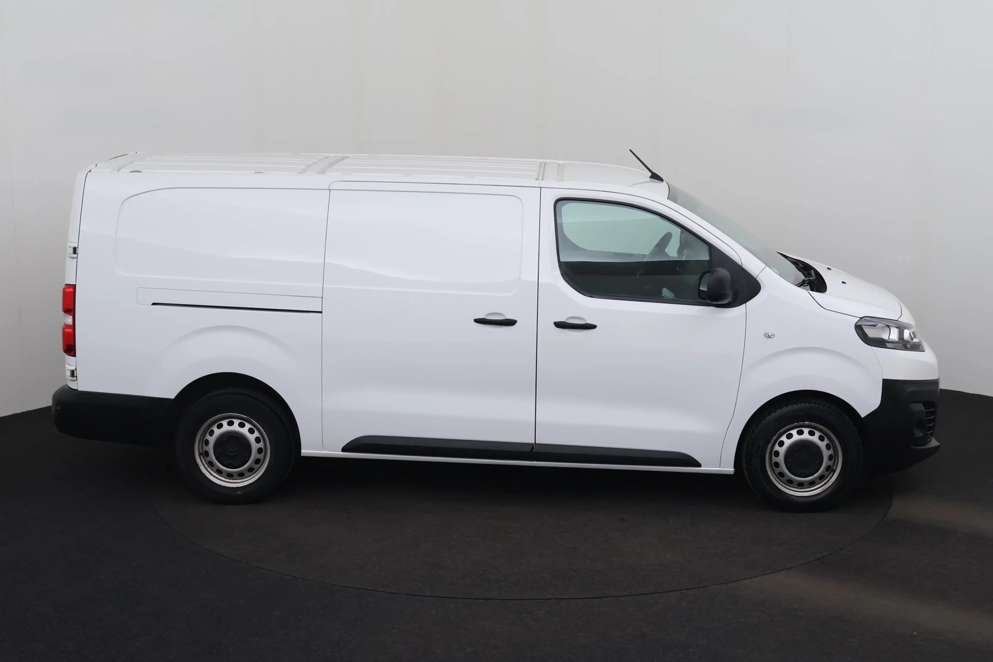 Citroen Jumpy 2.0 BLUEHDI +GPS + CARPLAY + CAMERA + PDC + CRUISE — photo 5
