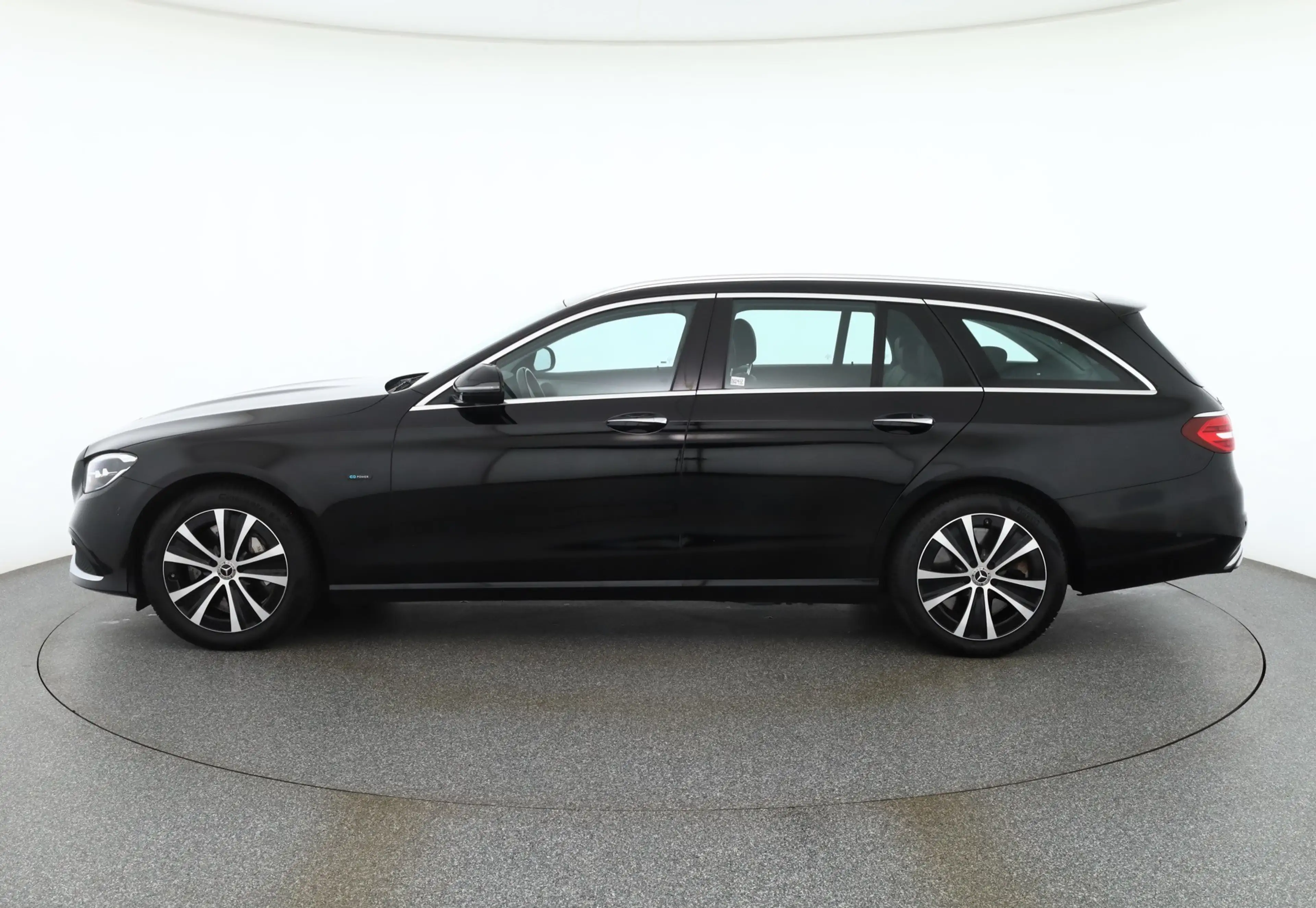 Mercedes-Benz E 300 E300 de T 9G-Tronic LED Navi Sitzheizung Kamera — photo 2