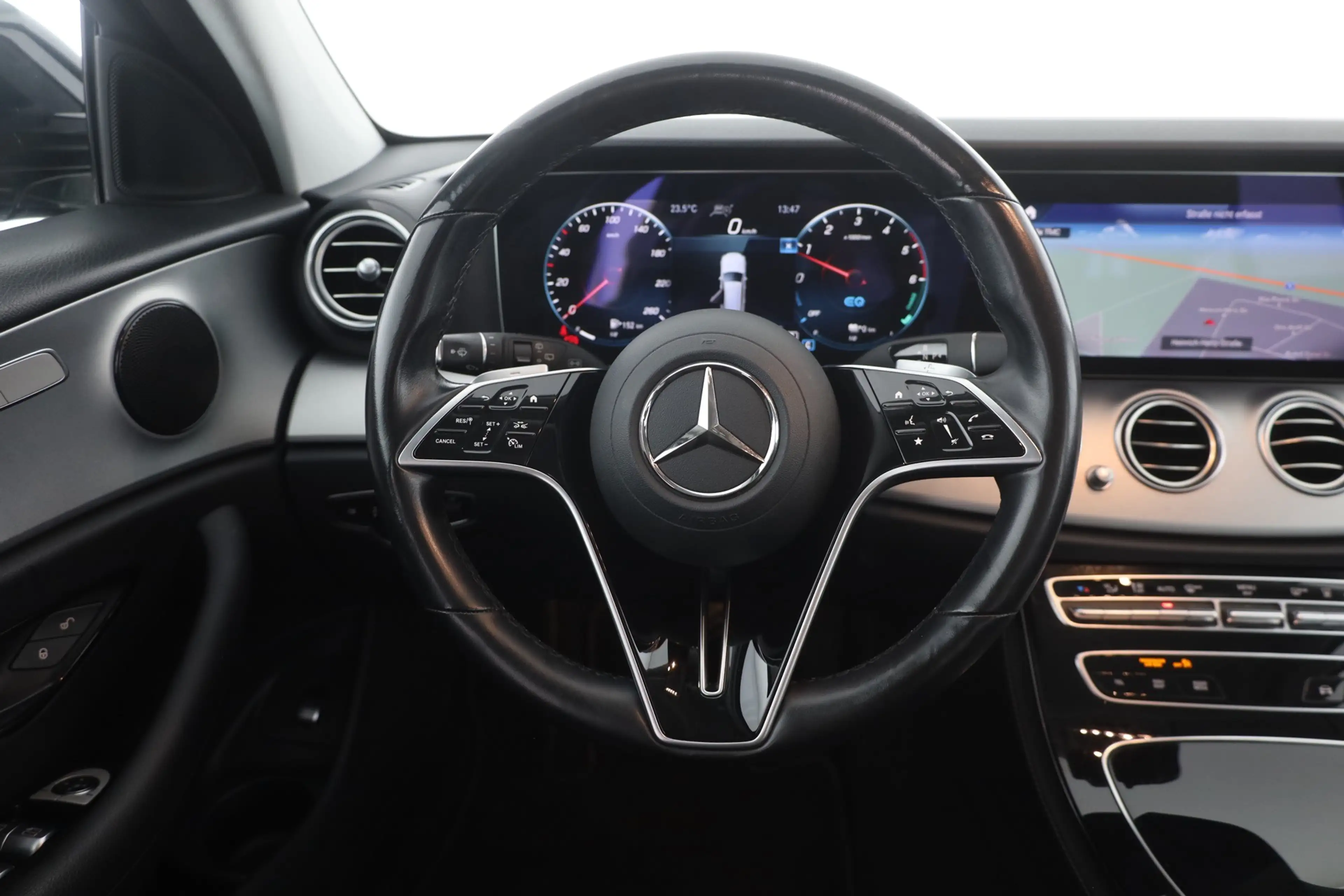 Mercedes-Benz E 300 E300 de T 9G-Tronic LED Navi Sitzheizung Kamera — photo 15