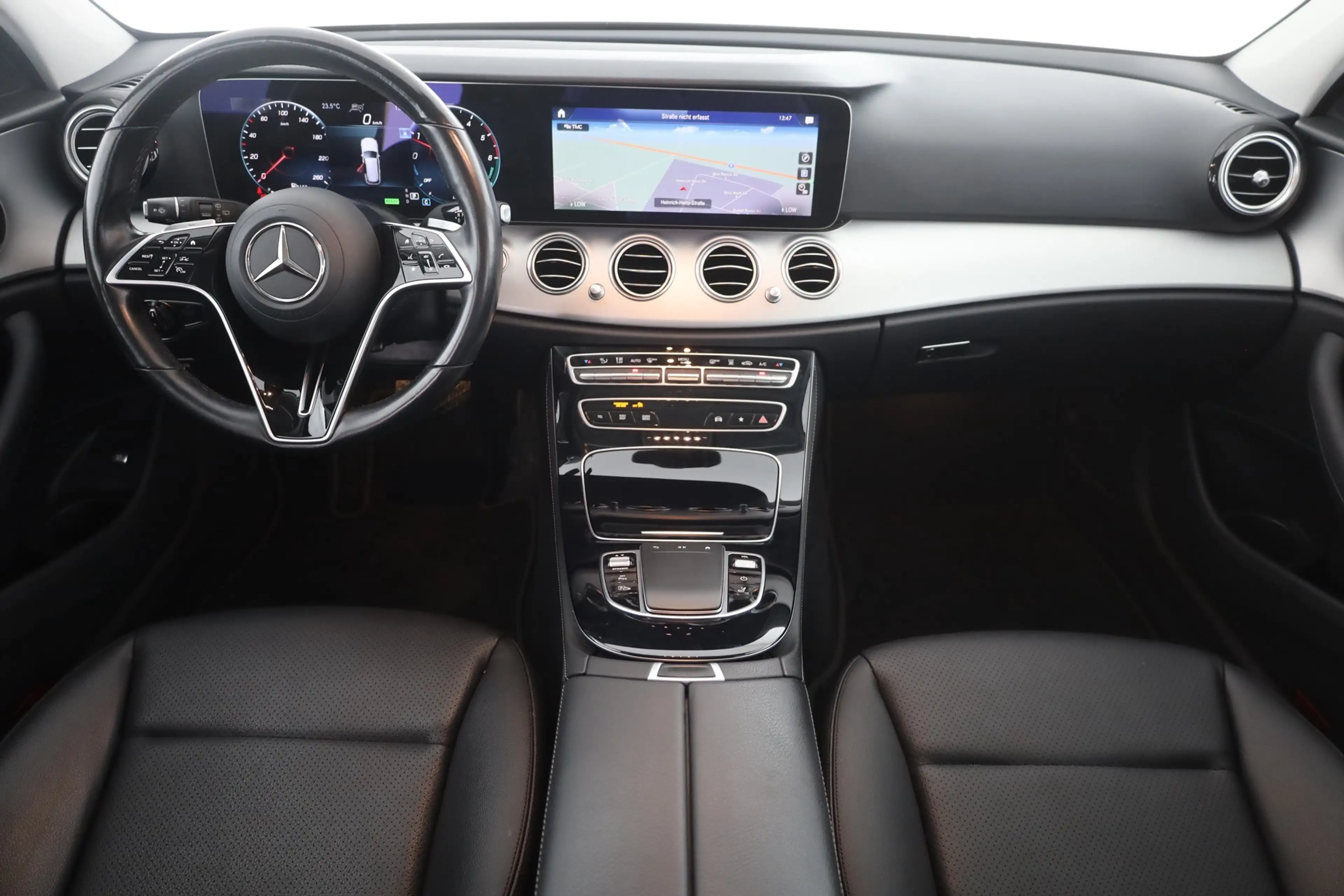 Mercedes-Benz E 300 E300 de T 9G-Tronic LED Navi Sitzheizung Kamera — photo 9